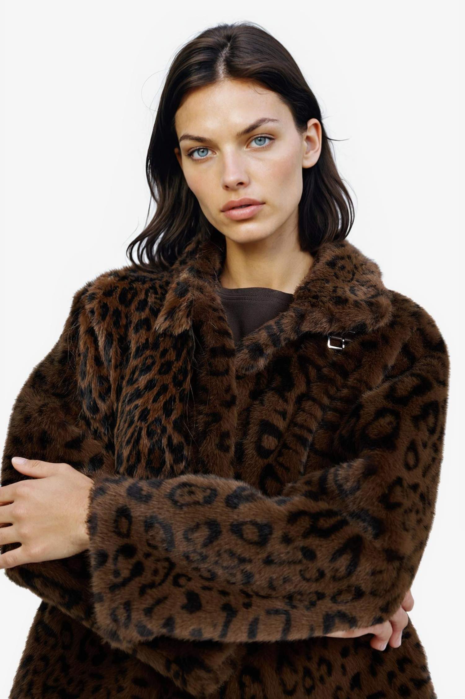 Regular Fit Leopar Desenli Kısa Suni Kürk