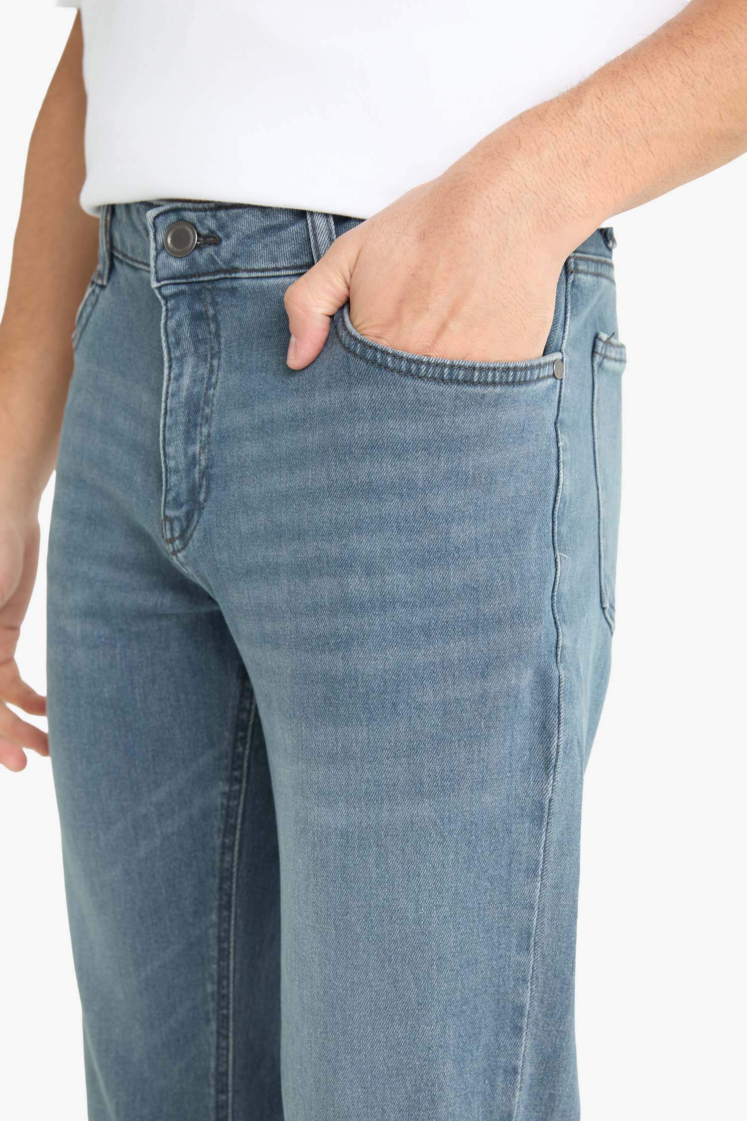 سروال جينز بيدرو سليم فيت بساق ضيق