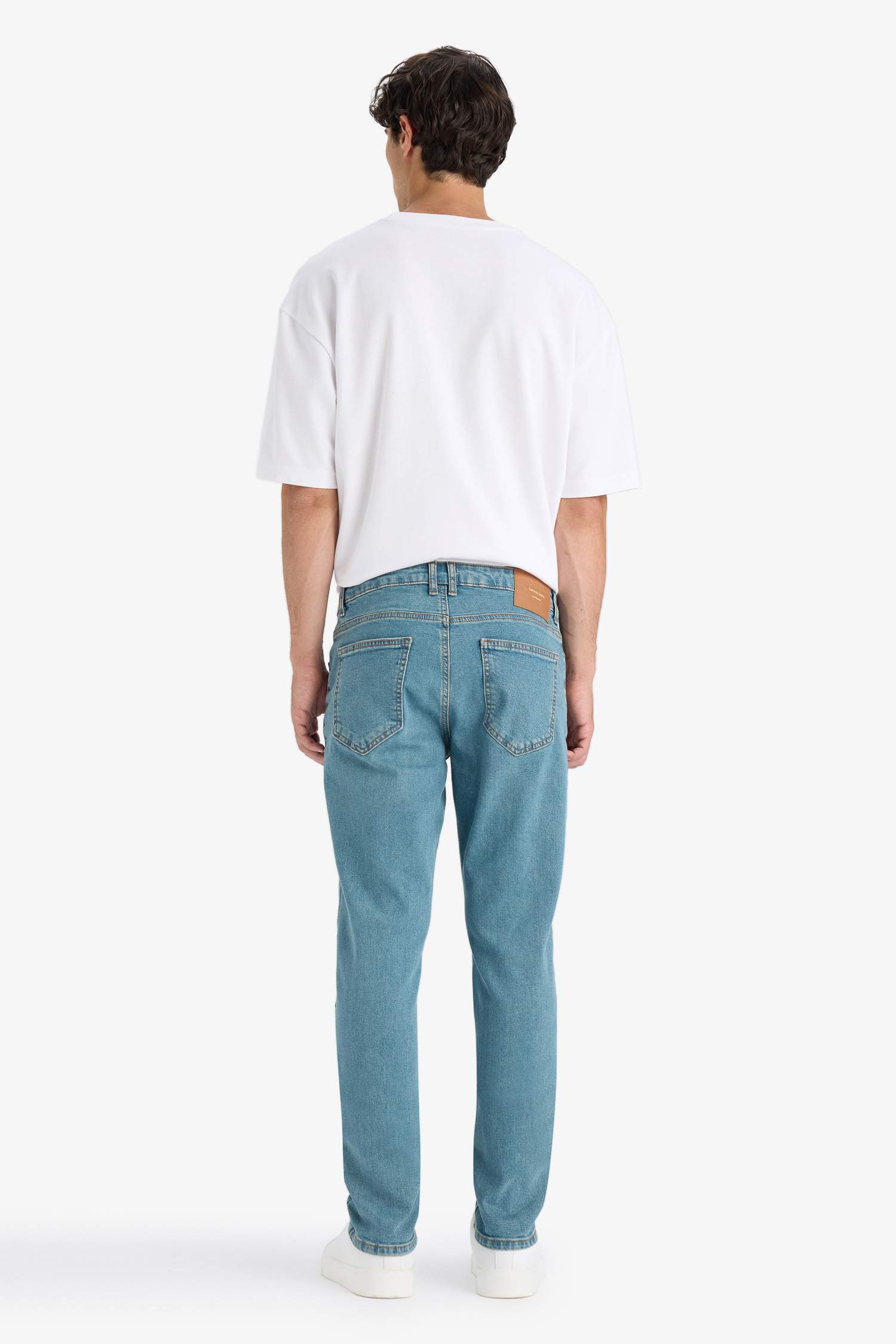 بنطرون جينز بيدرو سليم فيت وخصر عادي