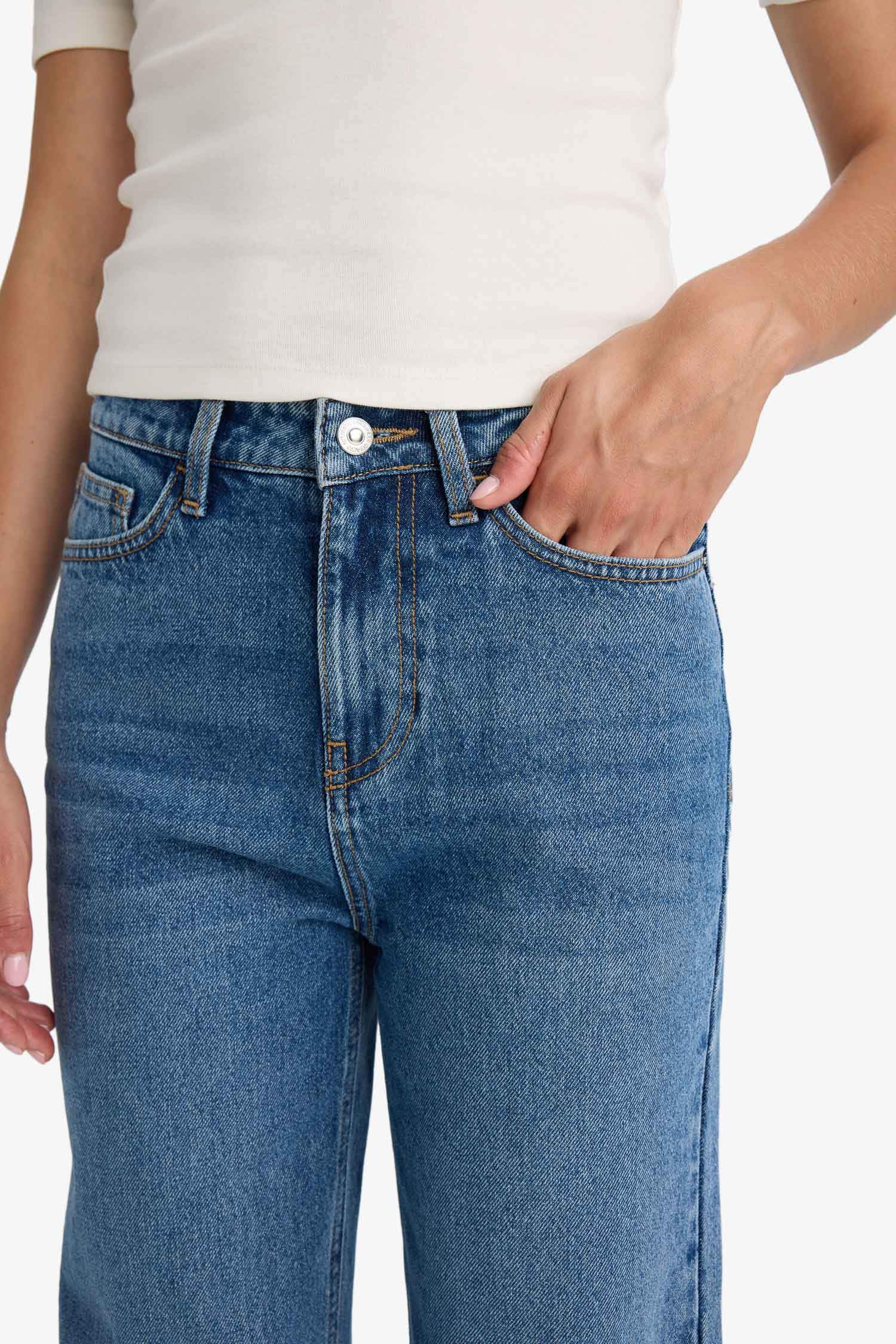 بنطرون جينز قصة مستقيمة برجل عادي وخصر عالي