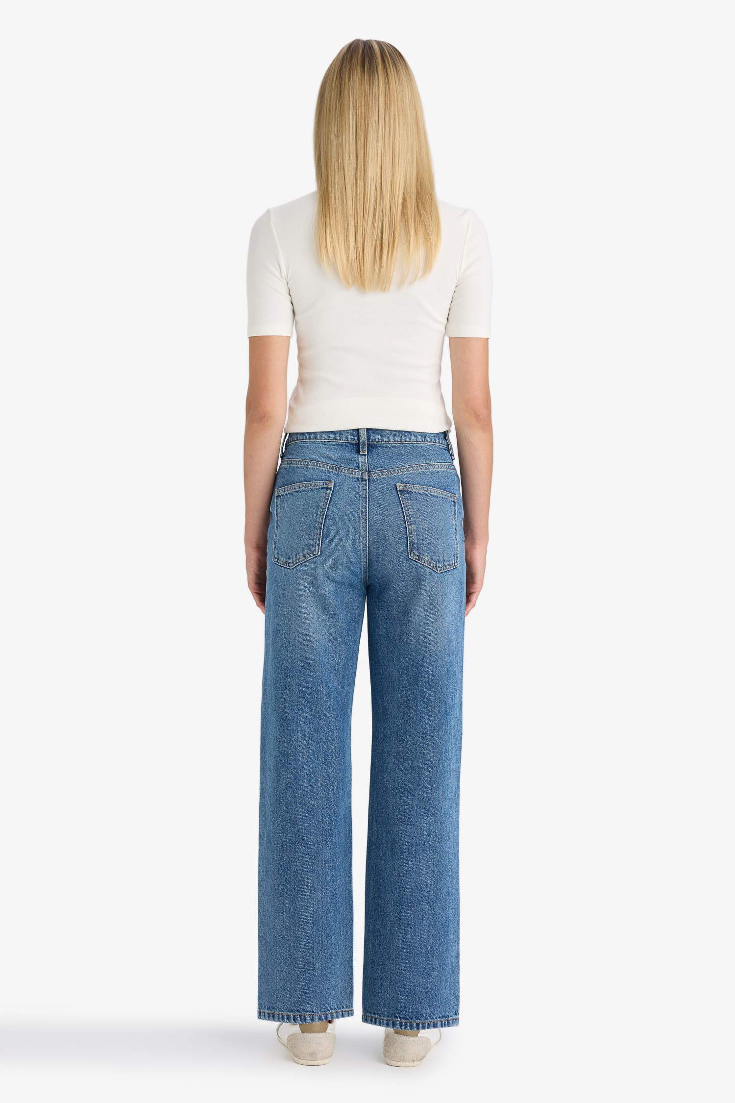 بنطرون جينز قصة مستقيمة برجل عادي وخصر عالي