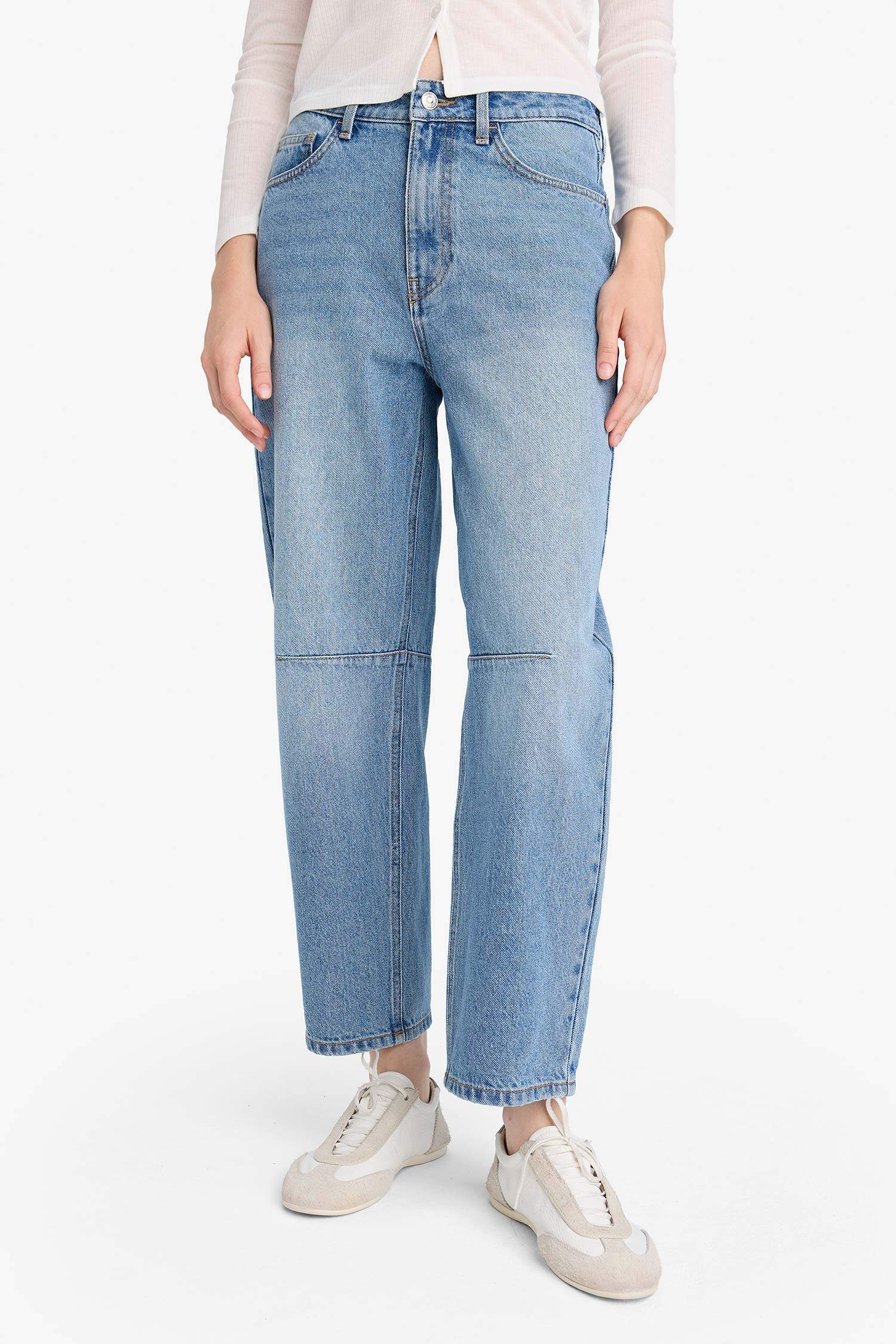 Barrel Fit Regular Waist Straight Leg Ankle Length Jeans