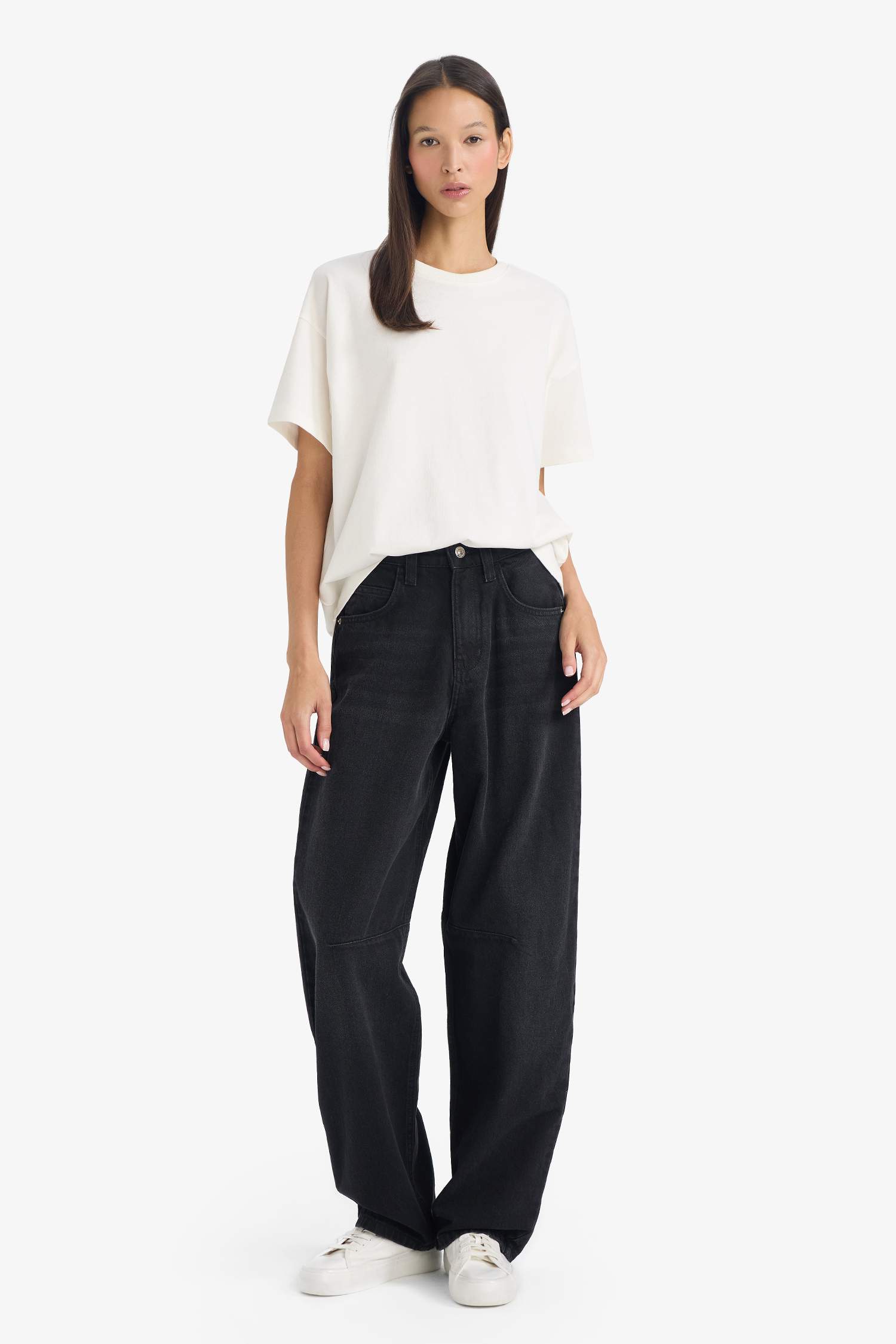 بنطرون جينز باجي فيت برجل عادي وخصر عالي