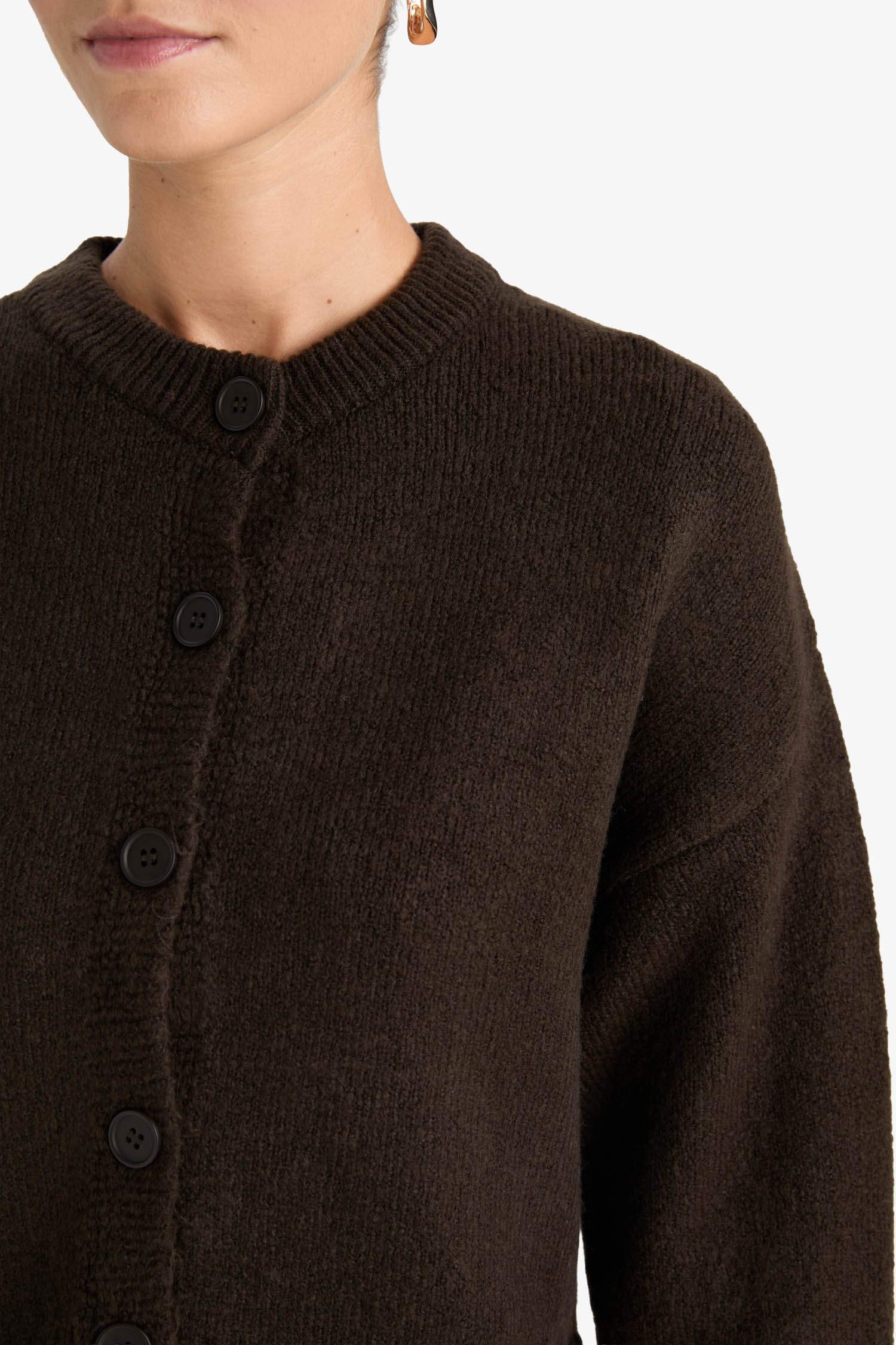 كارديجان تريكو قصة عادية برقبة مستديرة