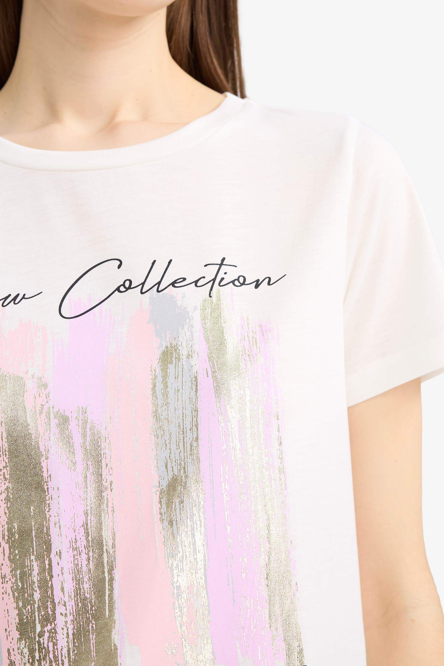 تيشيرت نص كم قصة عادية بياقة مستديرة مطبوع