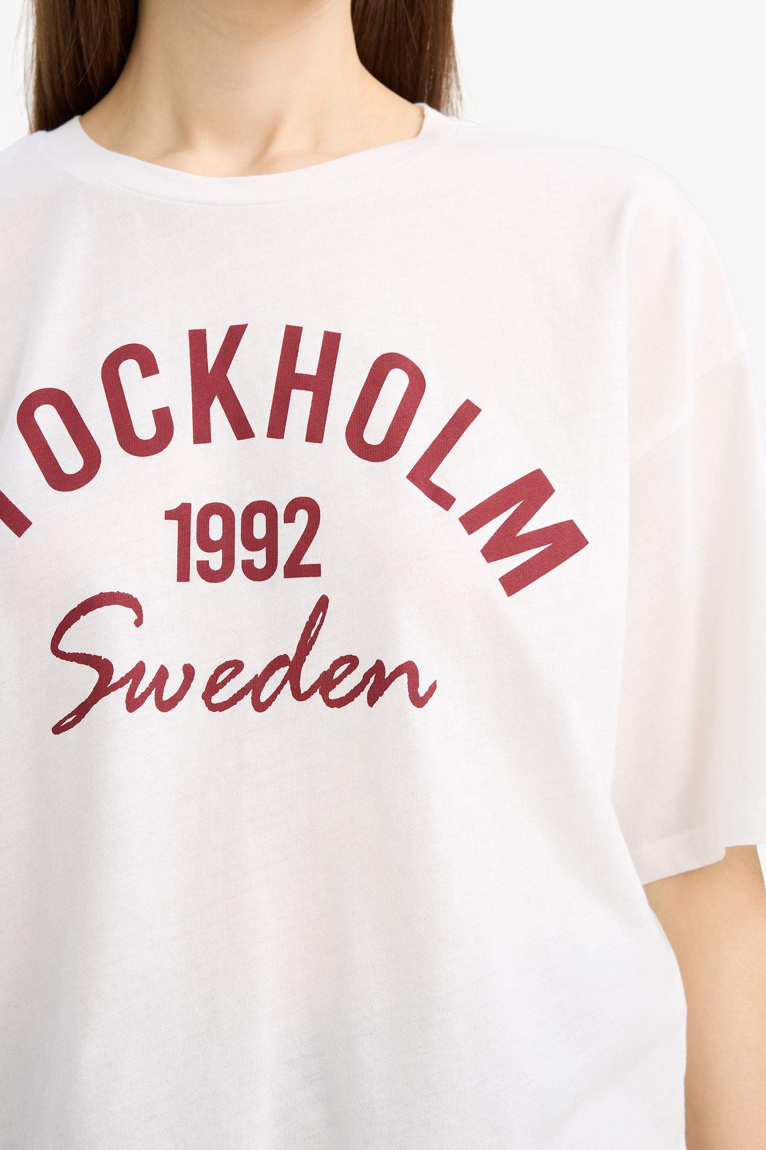 تيشيرت نص كم أوفر سايز بياقة مستديرة فتحة رقبة كرو