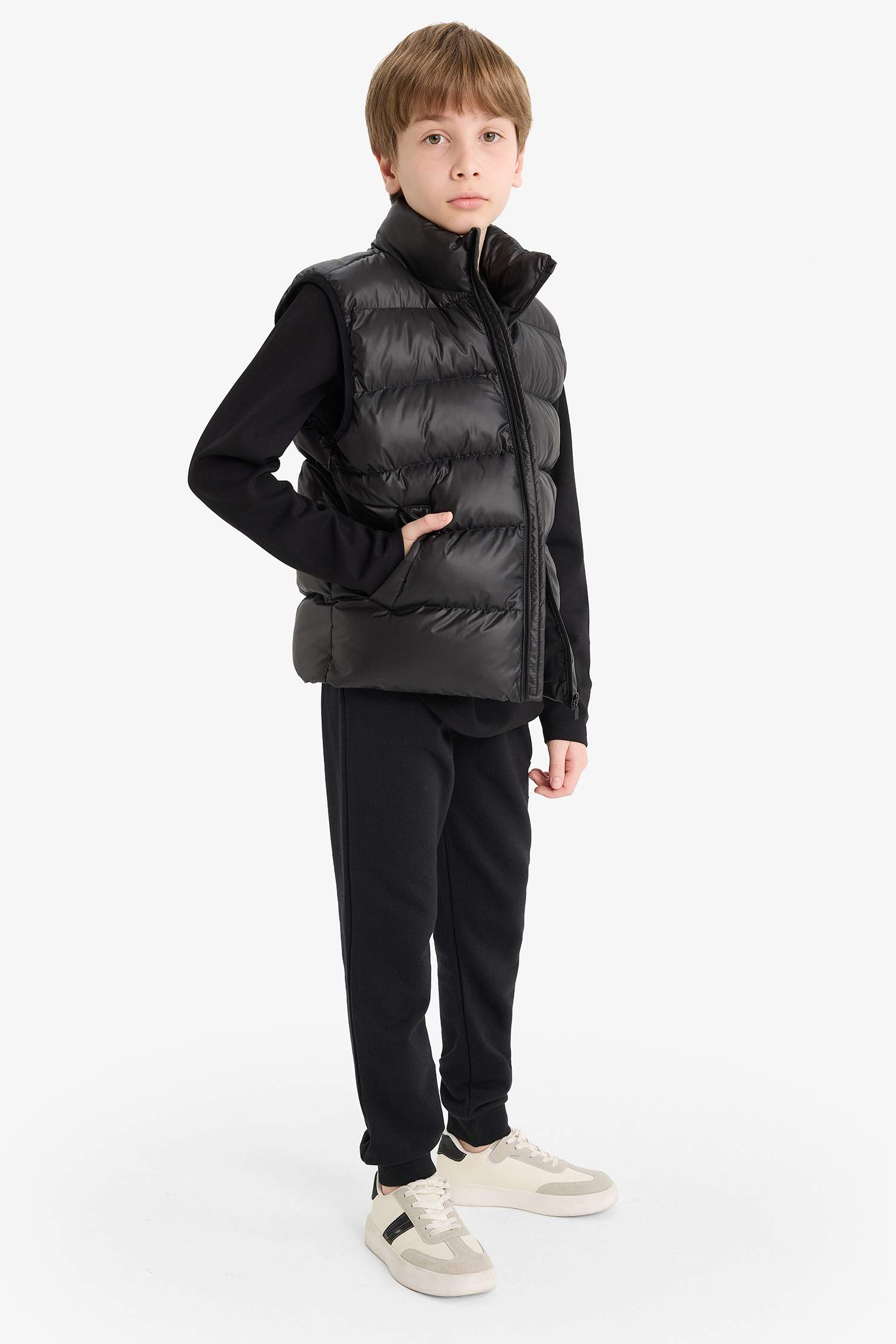 فيست بامب اولادي أسود وتر بروف بياقة عالية