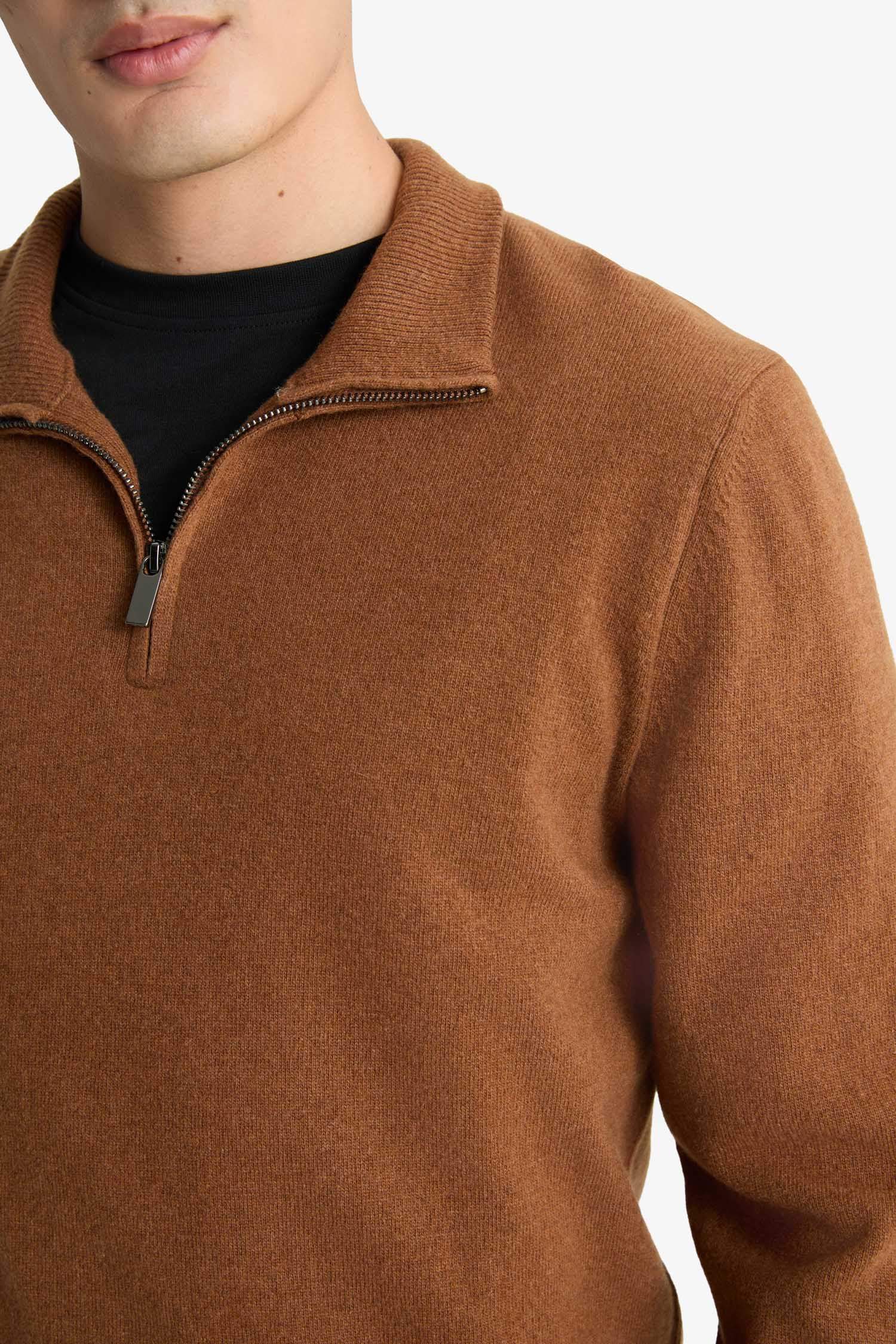 Standard Fit Turtleneck Knitwear Pullover