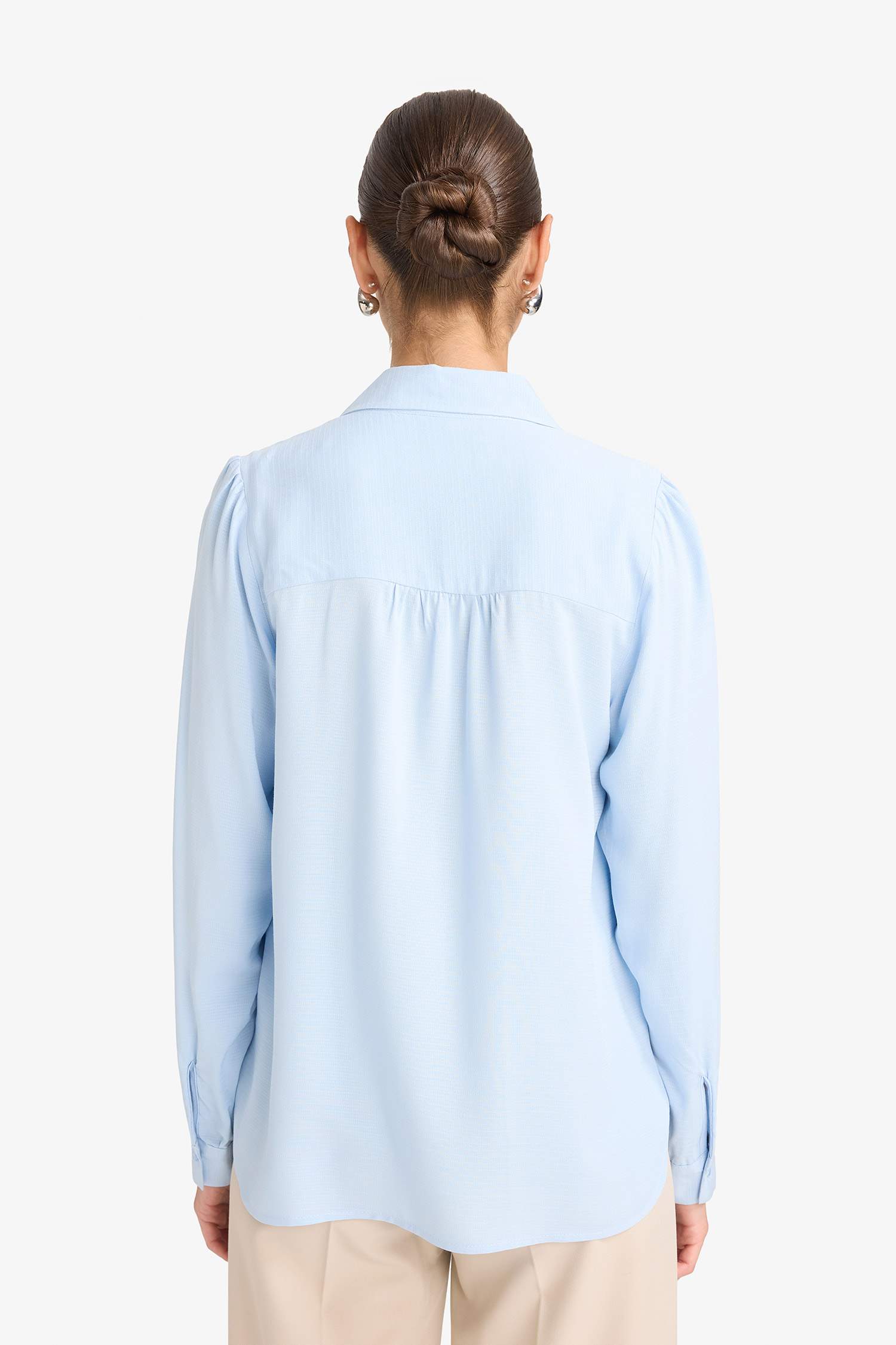 قميص كم طويل جاكار قصة عادية