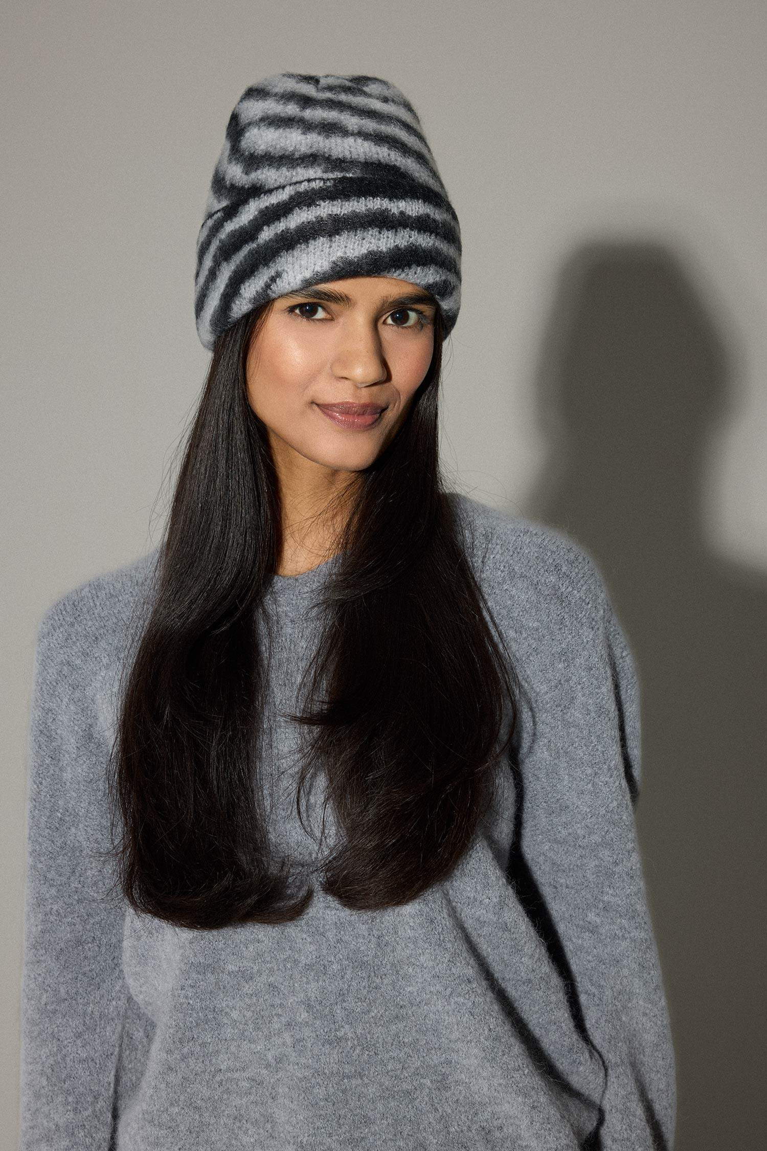 ايس كاب حريمي منقوش