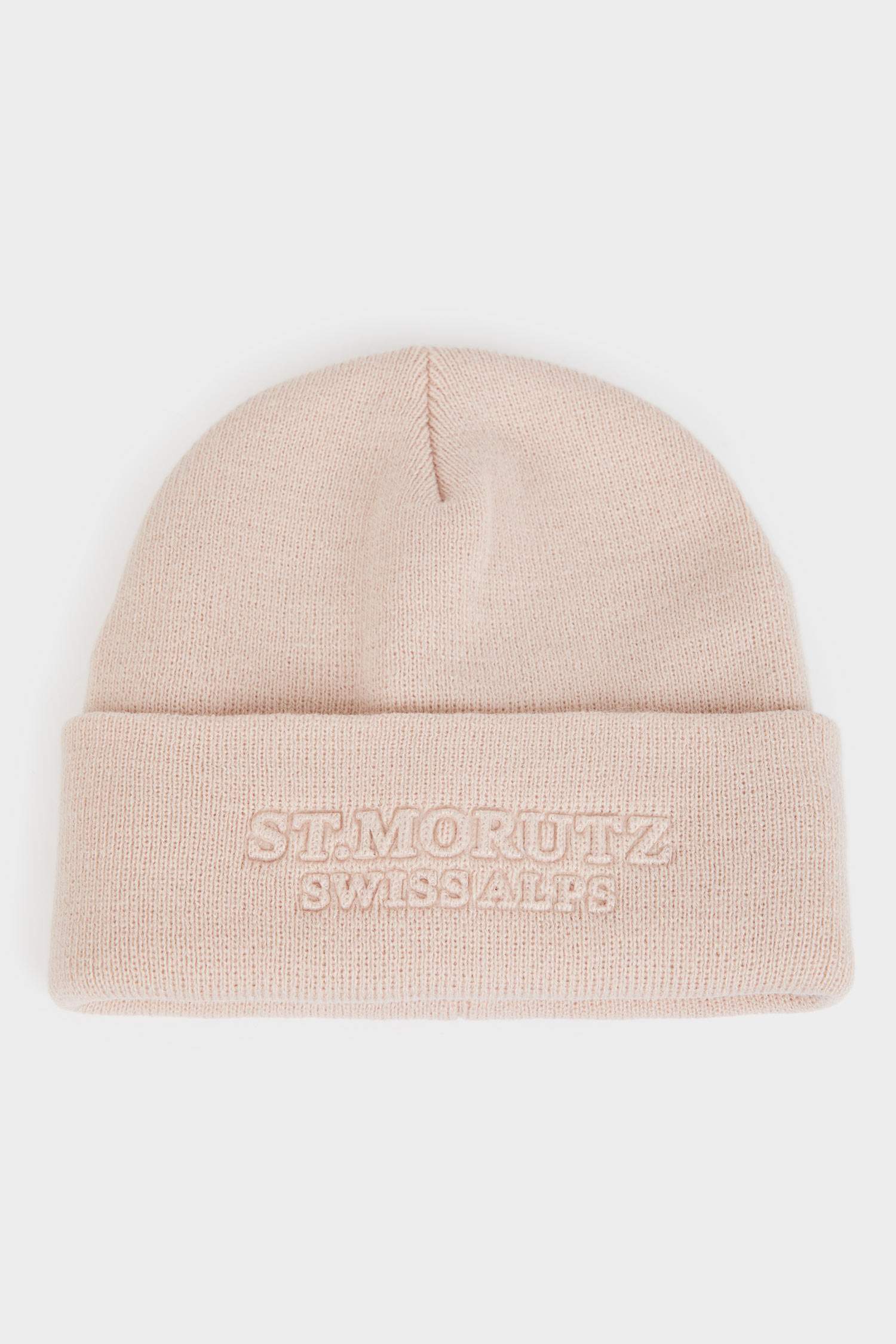 Женская шапка с вышивкой