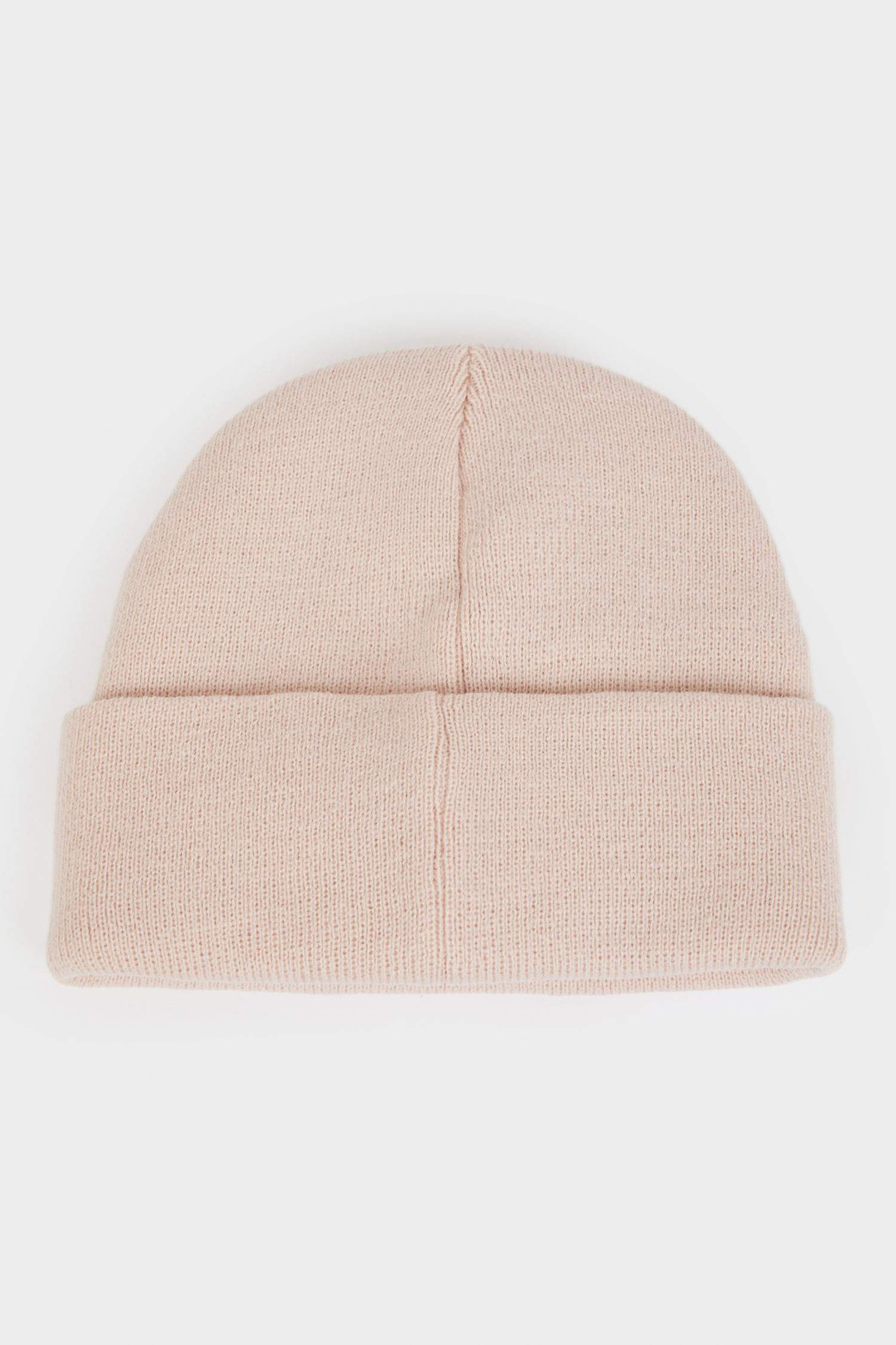 Женская шапка с вышивкой