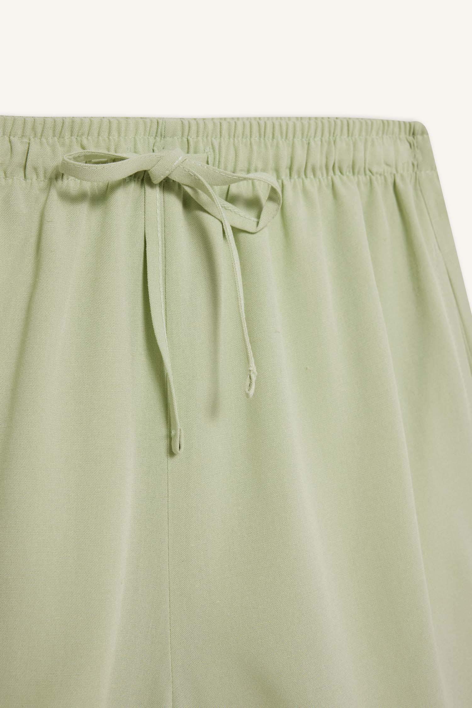 Normal Beli Lastikli Cepli Keten Karışımlı Şort