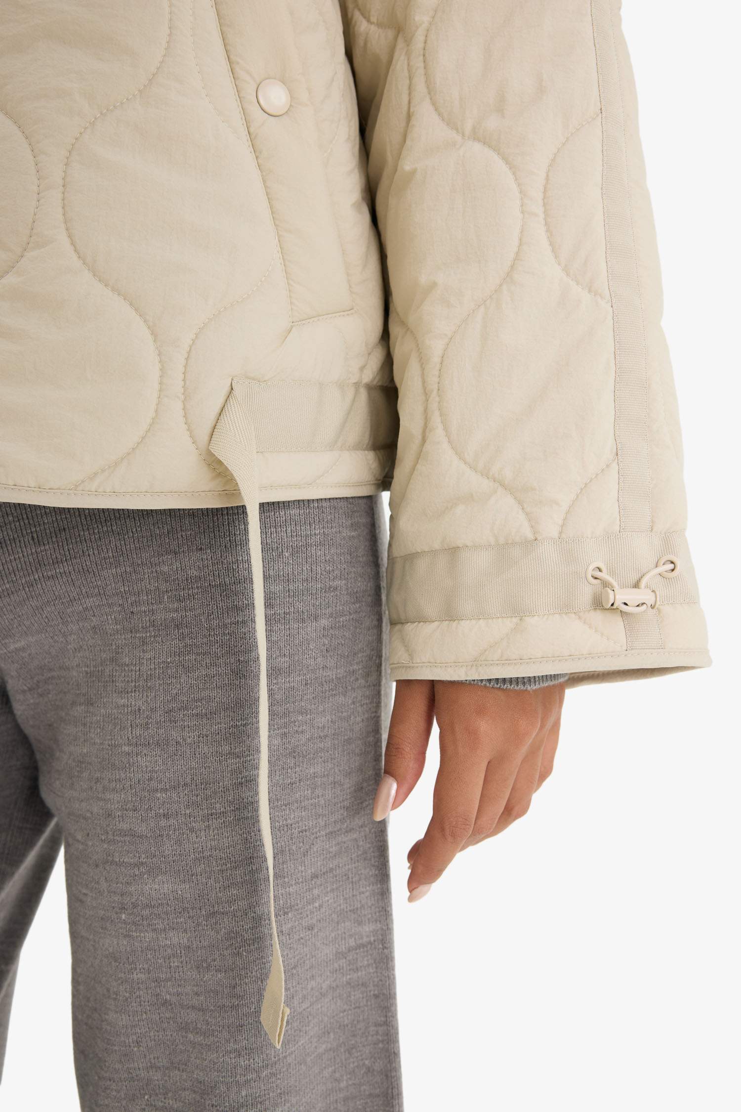 Su Geçirmez Regular Fit Çıtçıtlı Fermuarlı Kapitoneli Mont