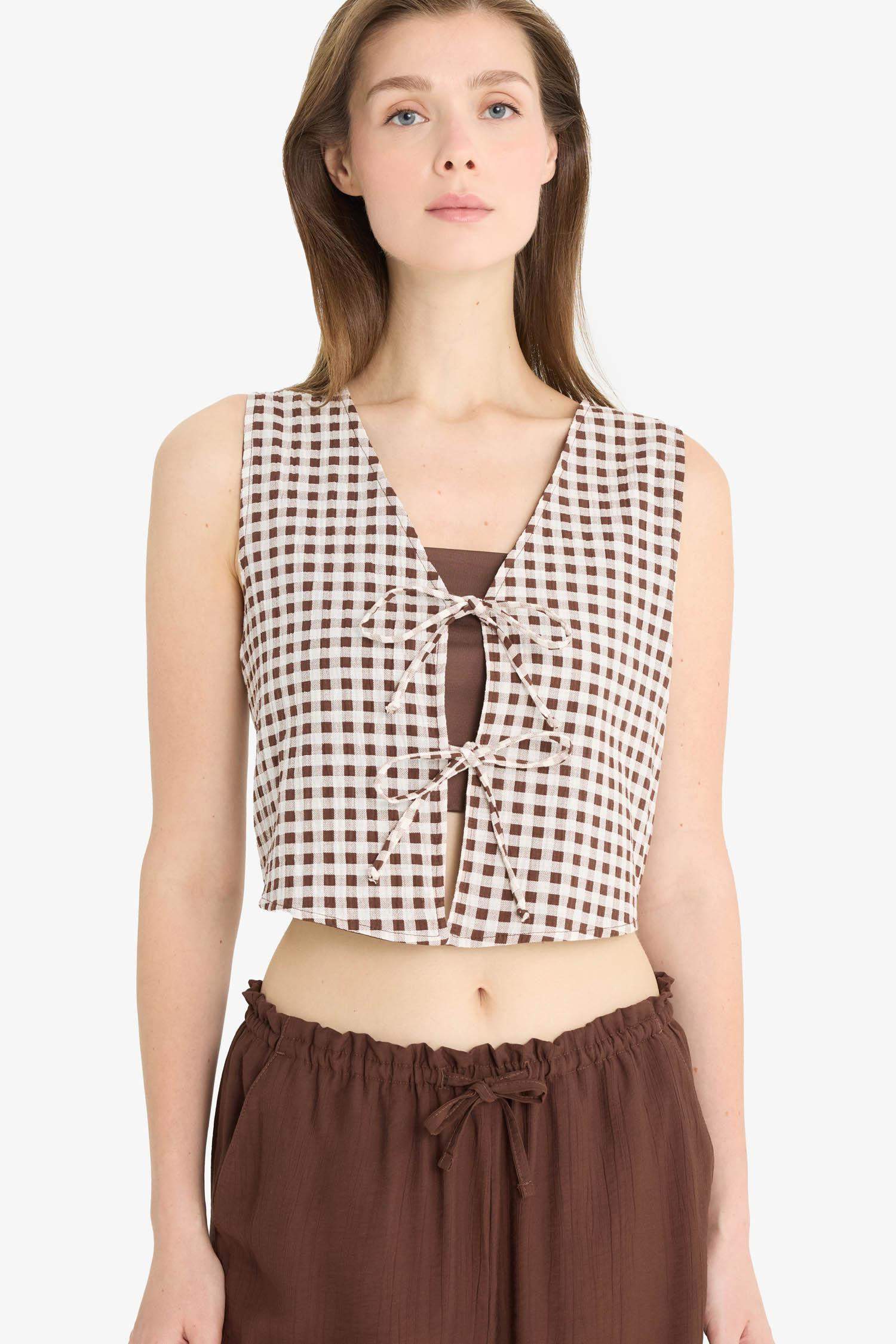 Fitted V Yaka Kareli Bağlamalı Pamuklu Kolsuz Bluz