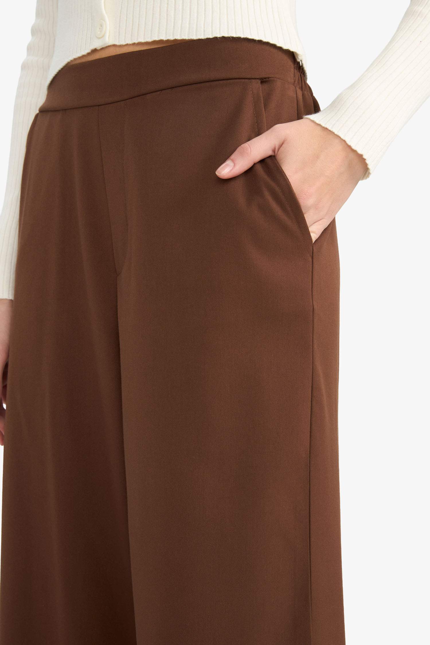 بنطلون وايد ليج برجل واسع