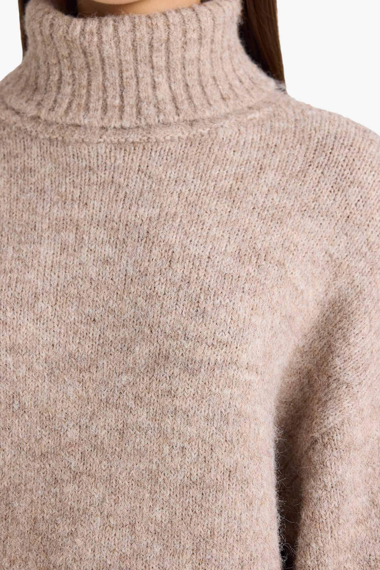 Pull en tricot col montant Oversize en laine mélangée