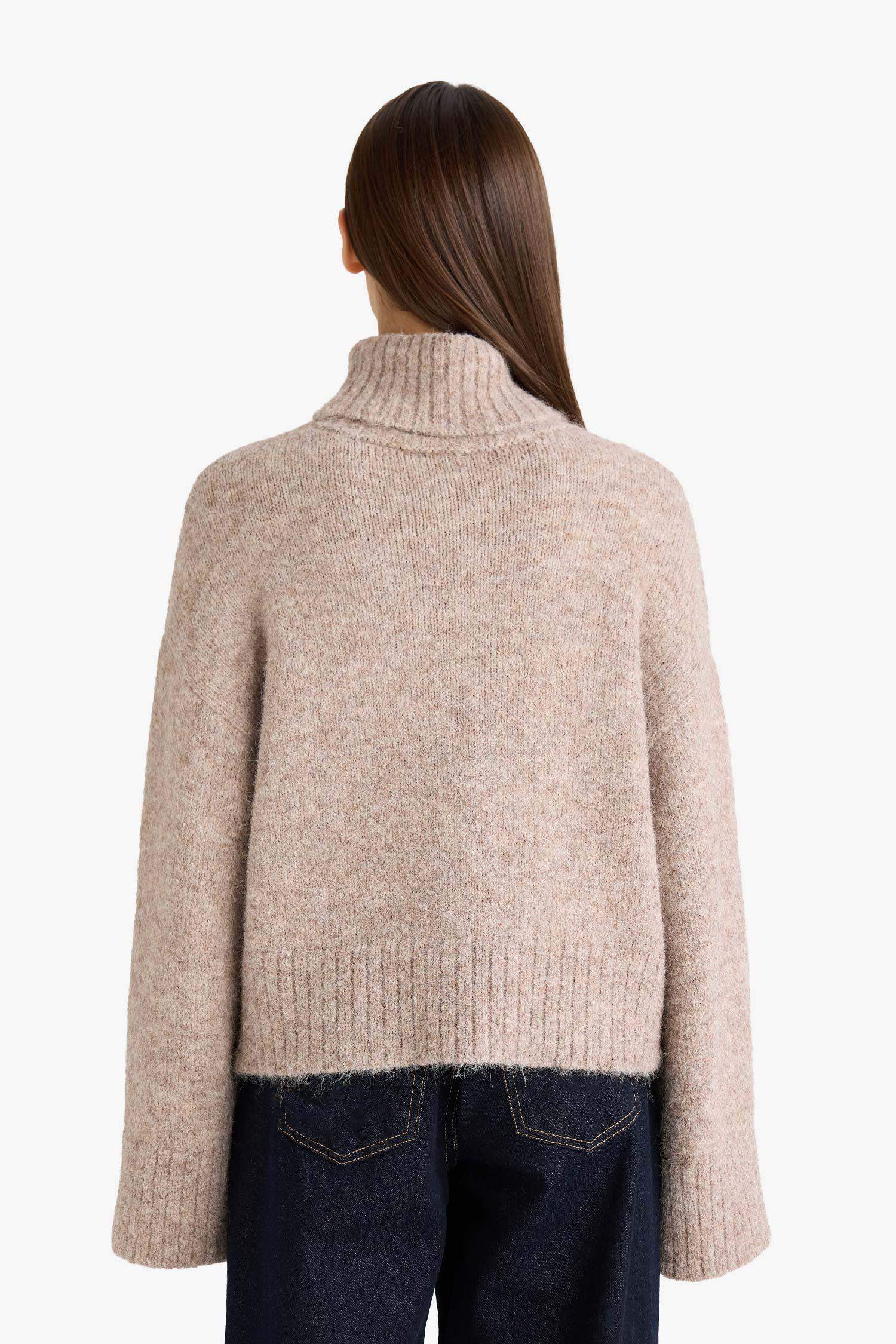 Yün Karışımlı Balıkçı Yaka Oversize Fit Triko Kazak