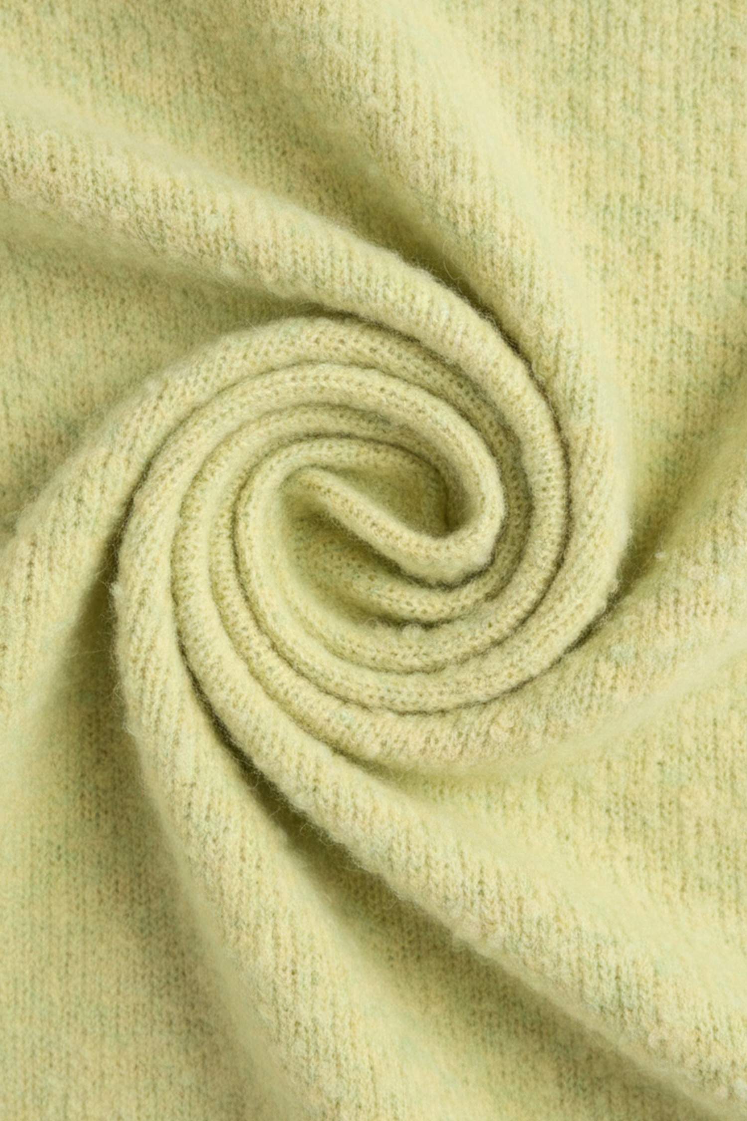 Шерстяной трикотажный свитер оверсайз с круглым вырезом