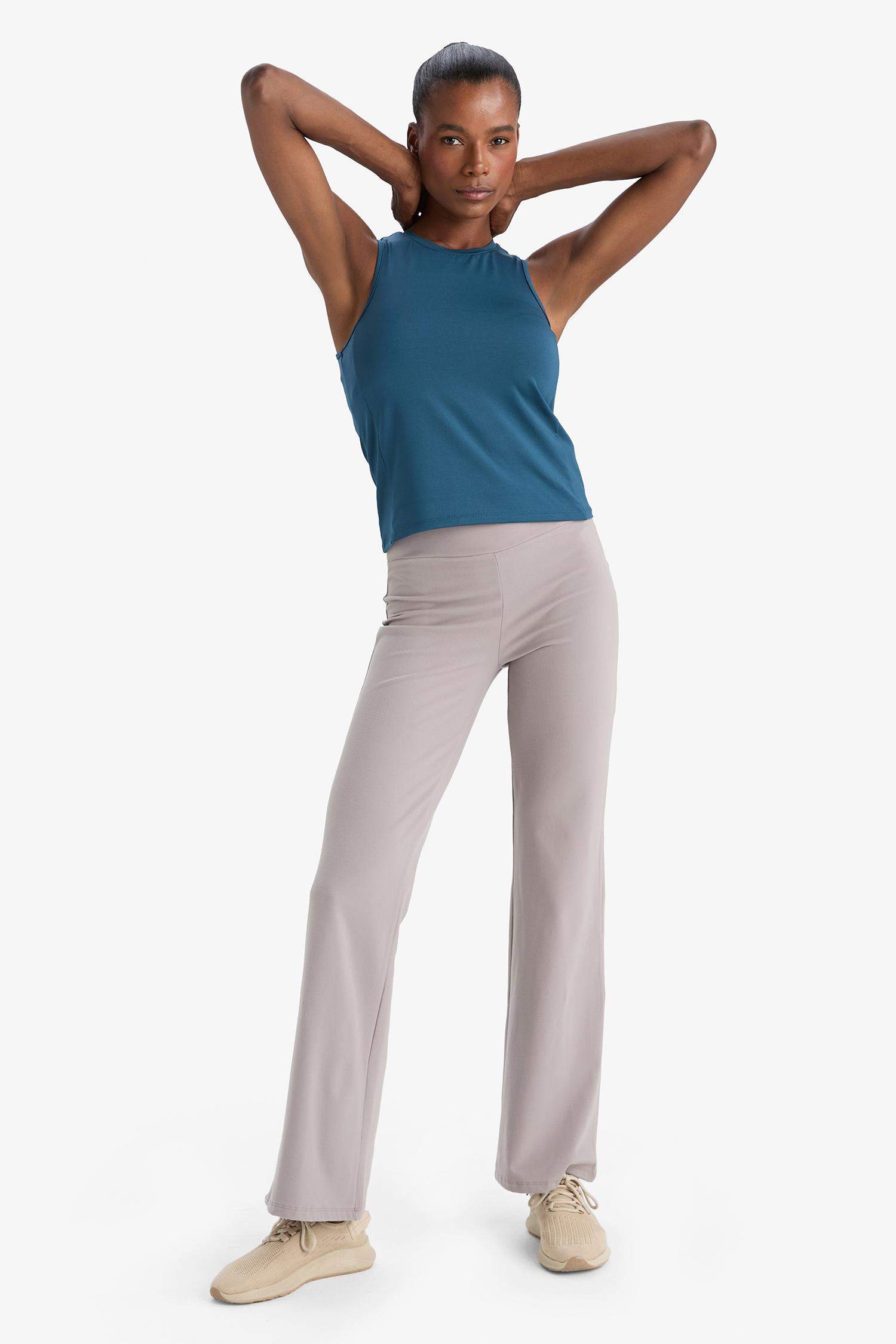 DeFactoFit Slim Fit Dar Kesim Basic Düz Bisiklet Yaka Sporcu Atlet