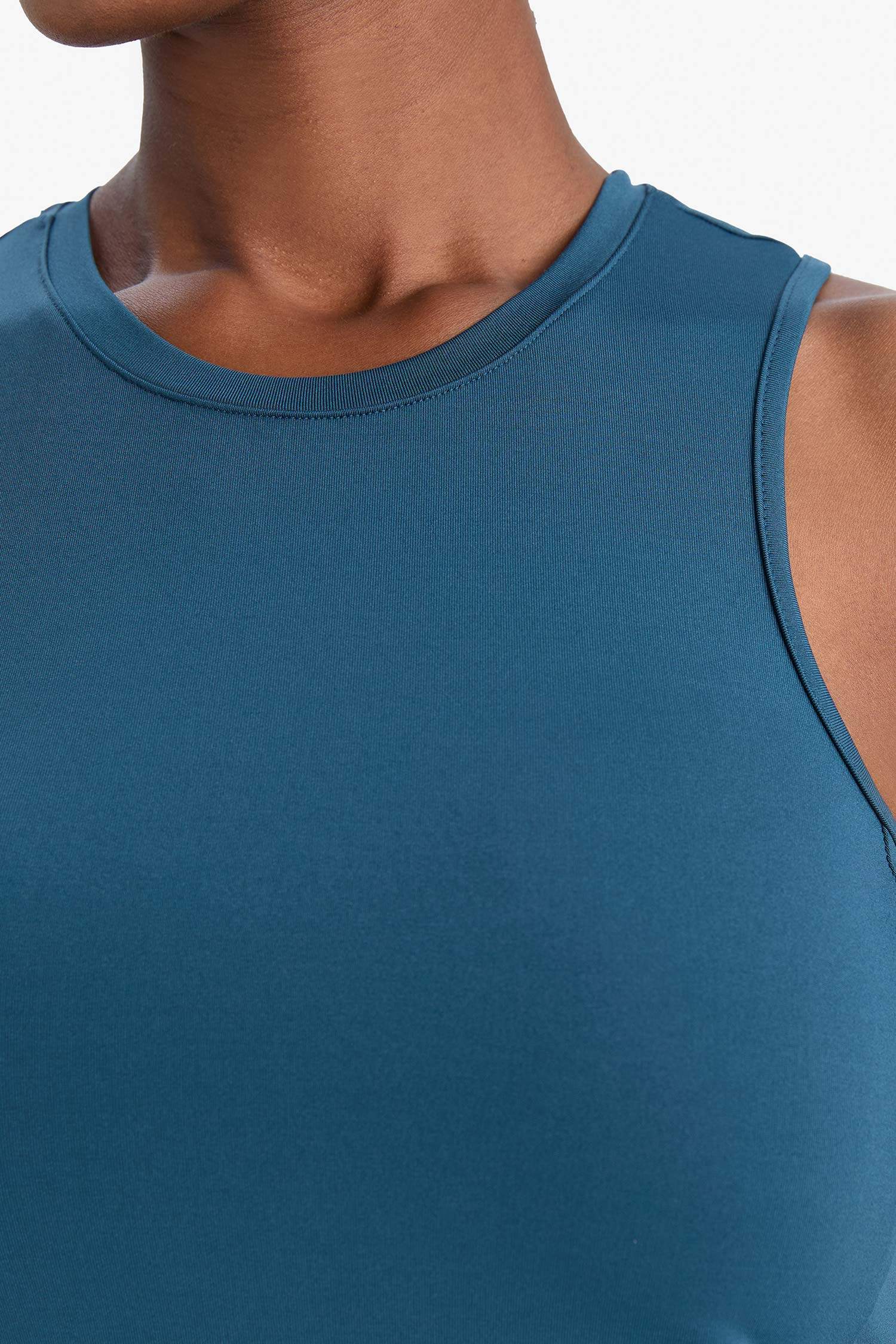 DeFactoFit Slim Fit Dar Kesim Basic Düz Bisiklet Yaka Sporcu Atlet