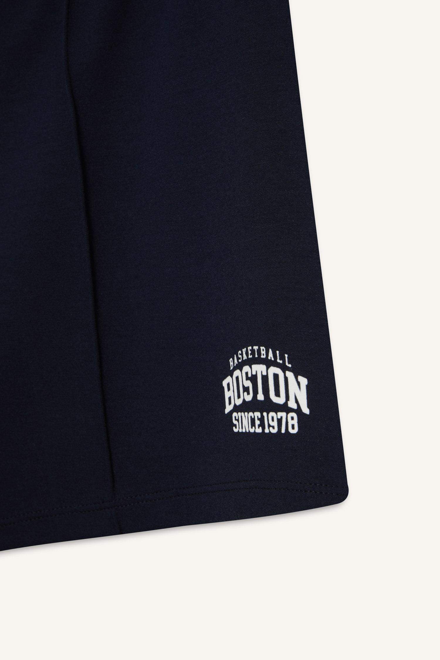 Beli Lastikli Beyaz Sporcu Şort