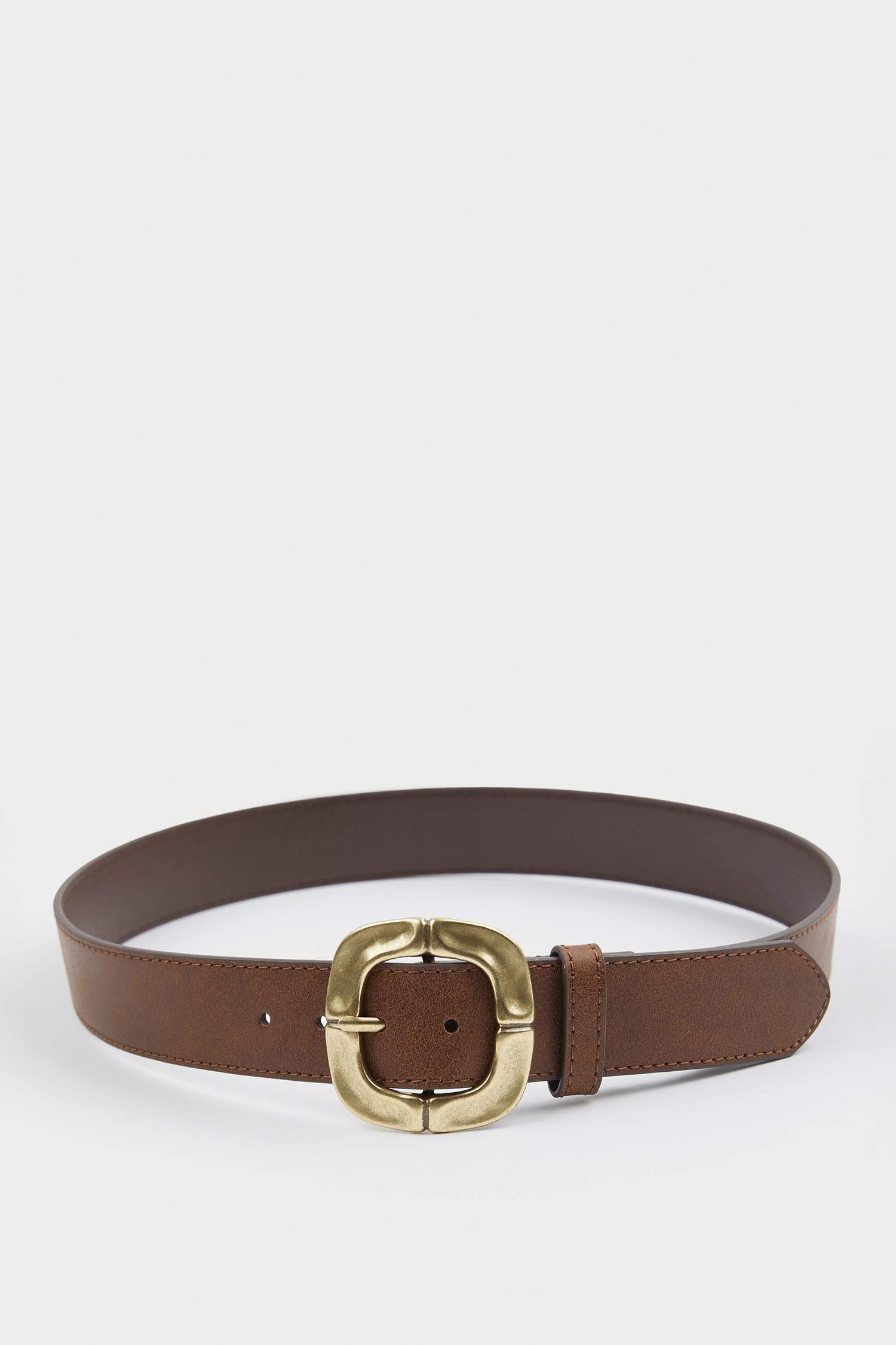 حزام جلد صناعي بمشبك كبير