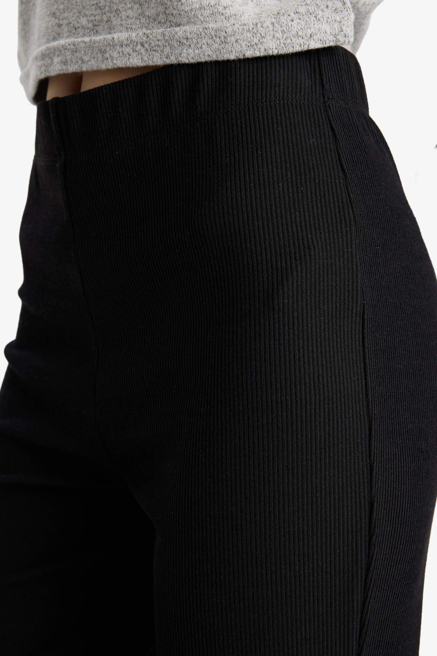 بنطرون بجامة برجل جارلس