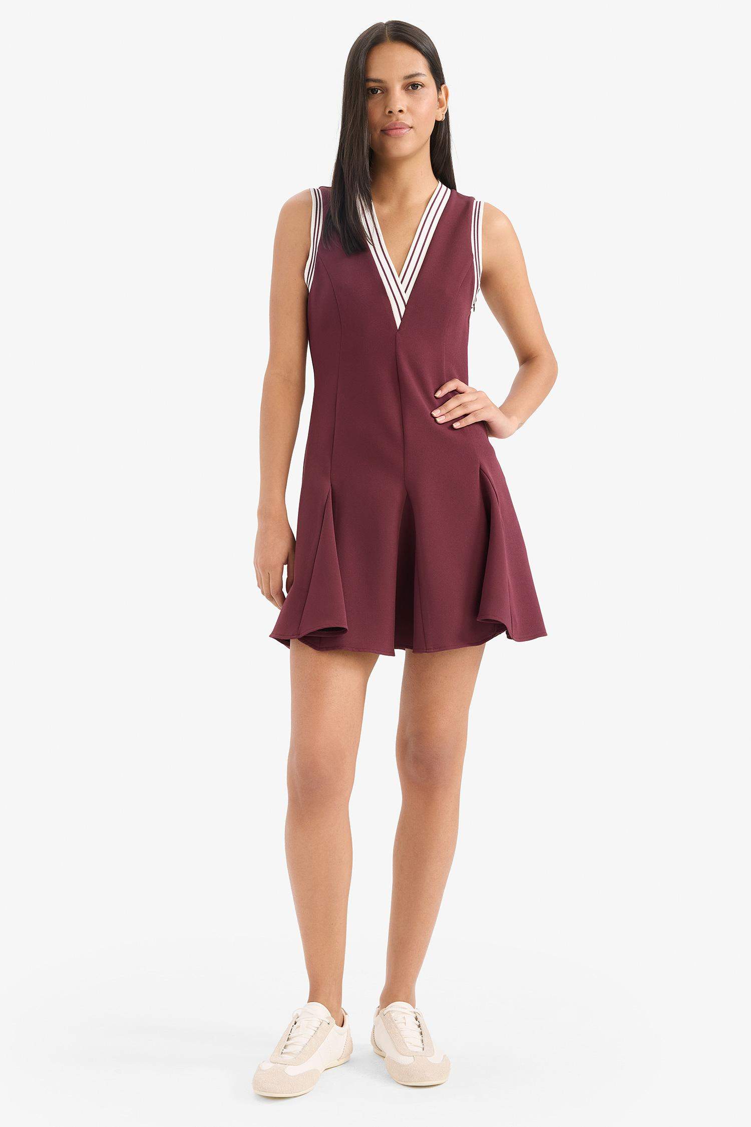 V Yaka Kolsuz Volanlı Mini Yazlık Elbise