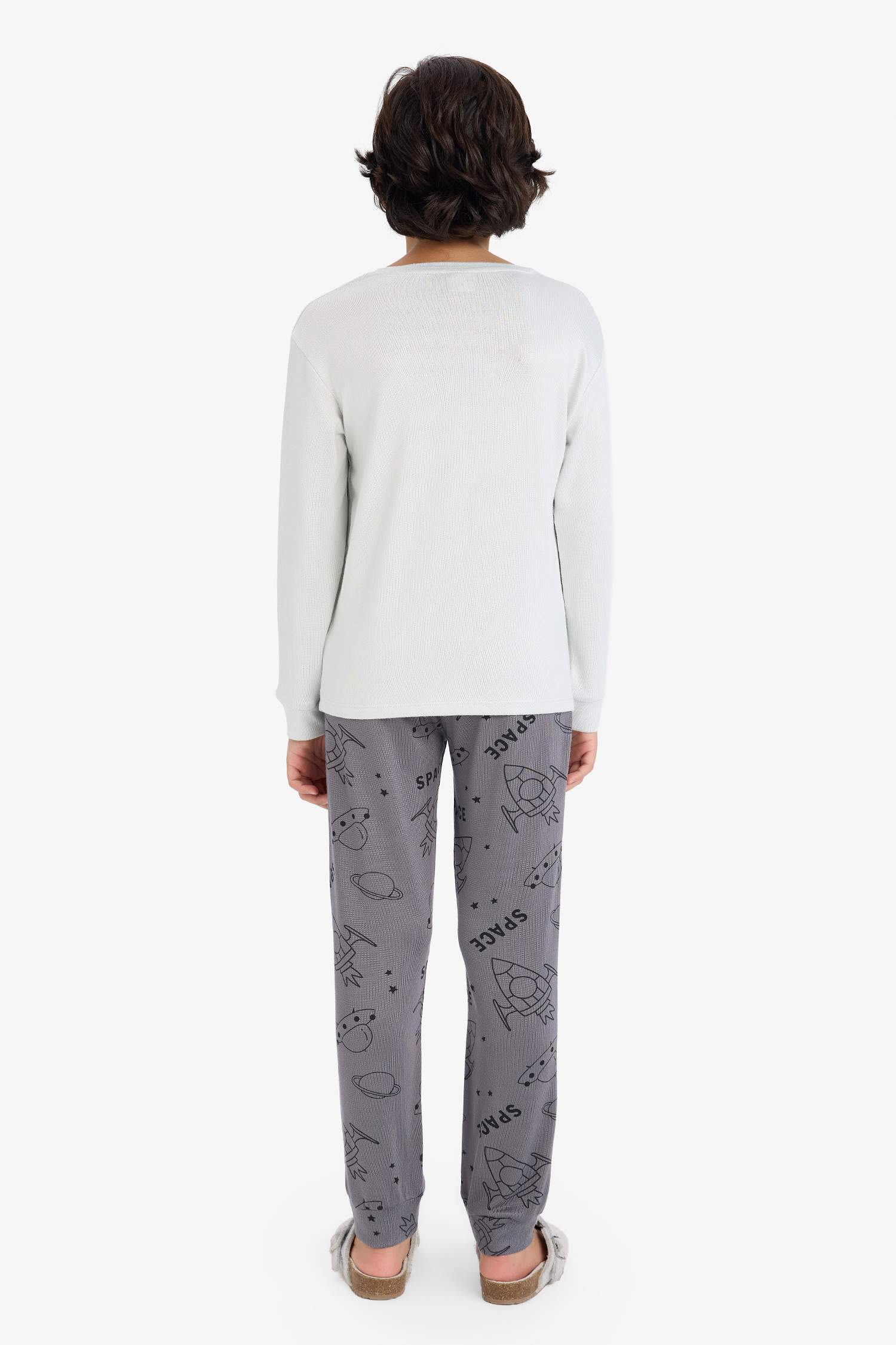 سيت بجامة ولادي قصة عادية بطبعة فضاء - قطعتين