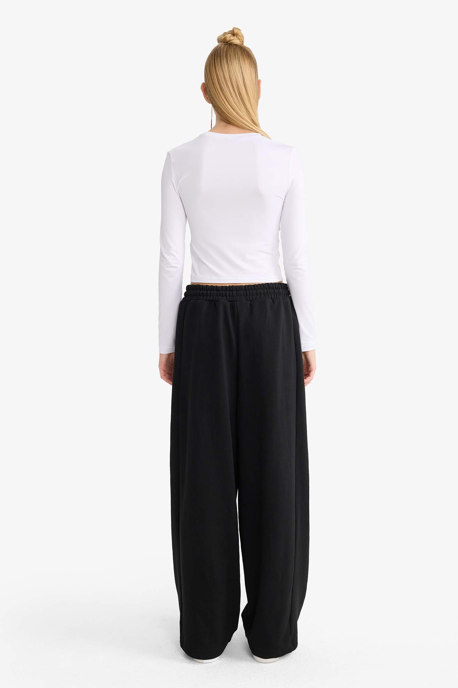 Barrel Fit Tied Waist Wide Leg Sweatpants
