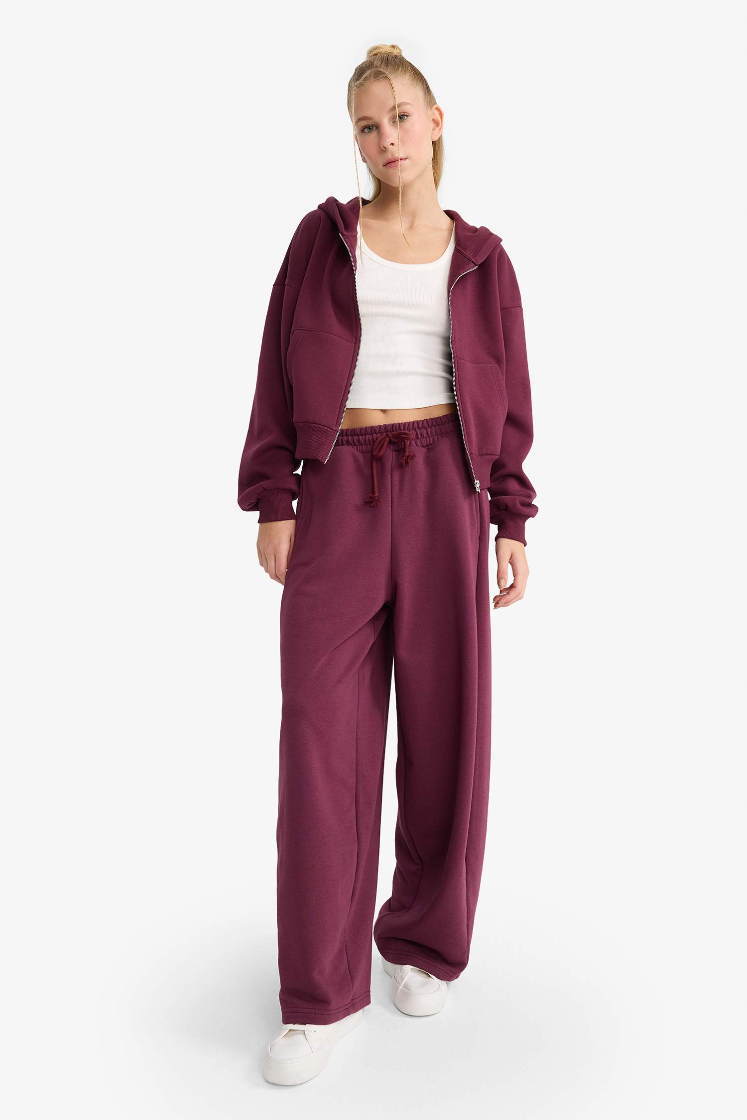 Barrel Fit Wide Leg Sweatpants