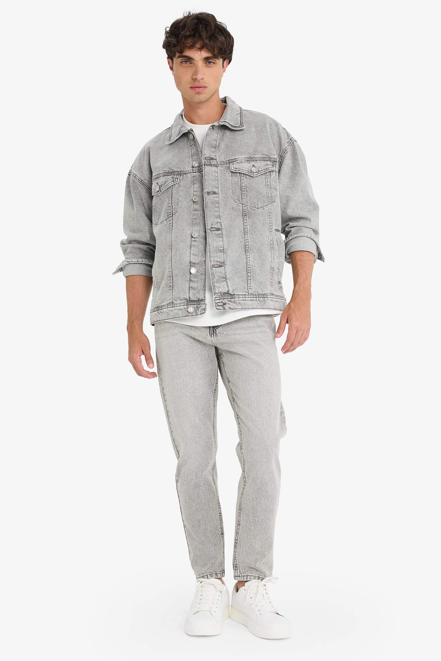 Джинсовая куртка свободного кроя oversize