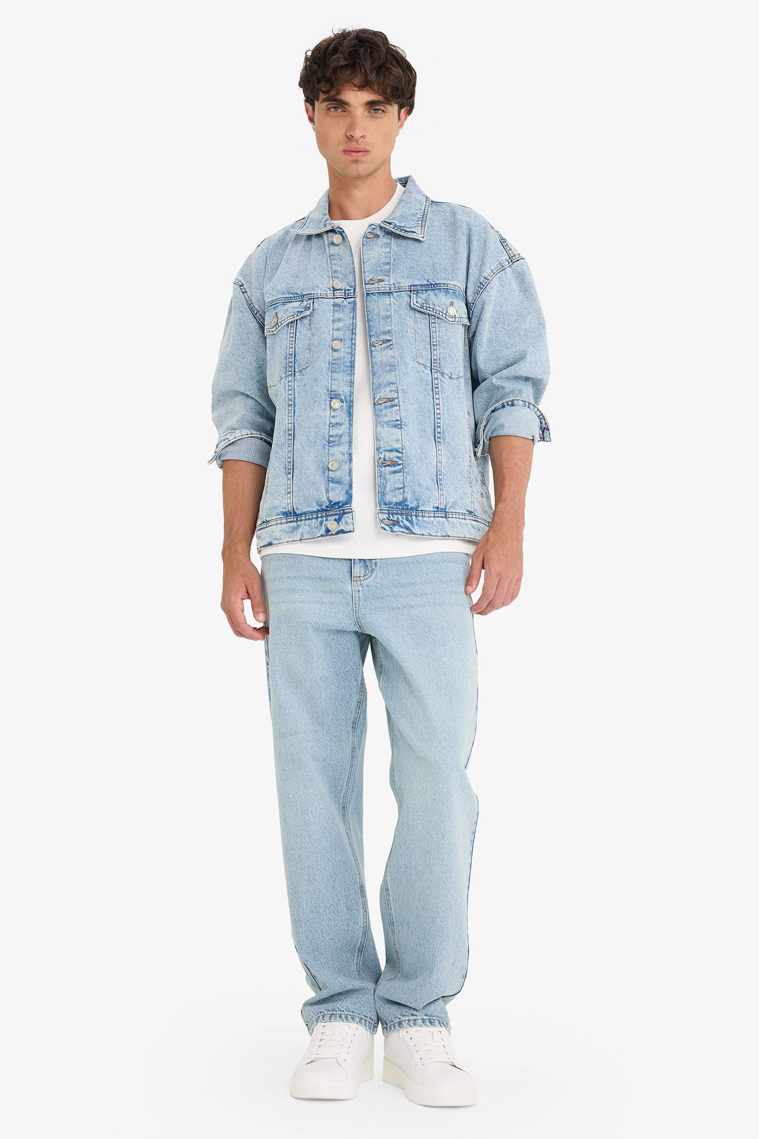 Джинсовая куртка свободного кроя oversize