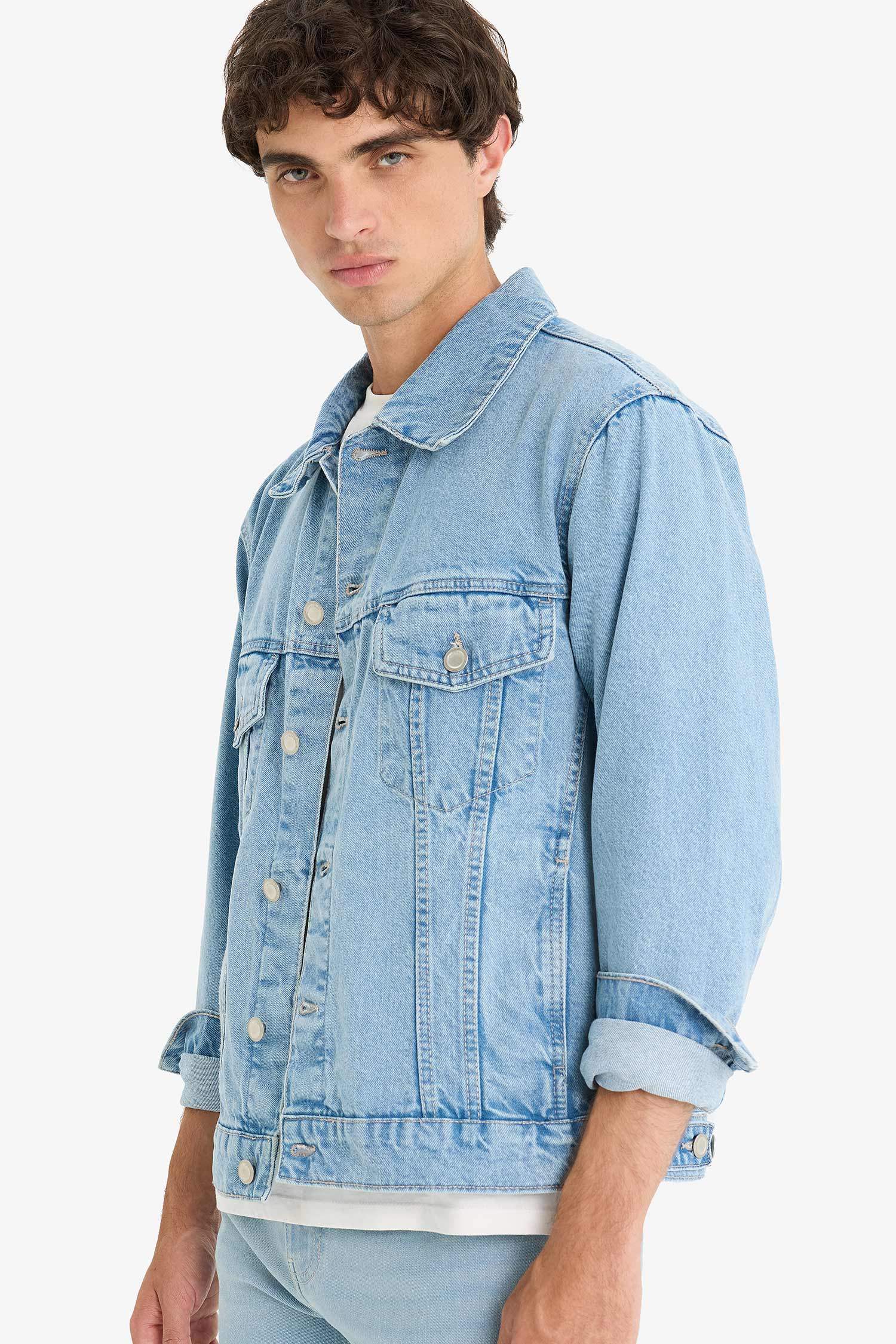 جاكيت قصة عادية