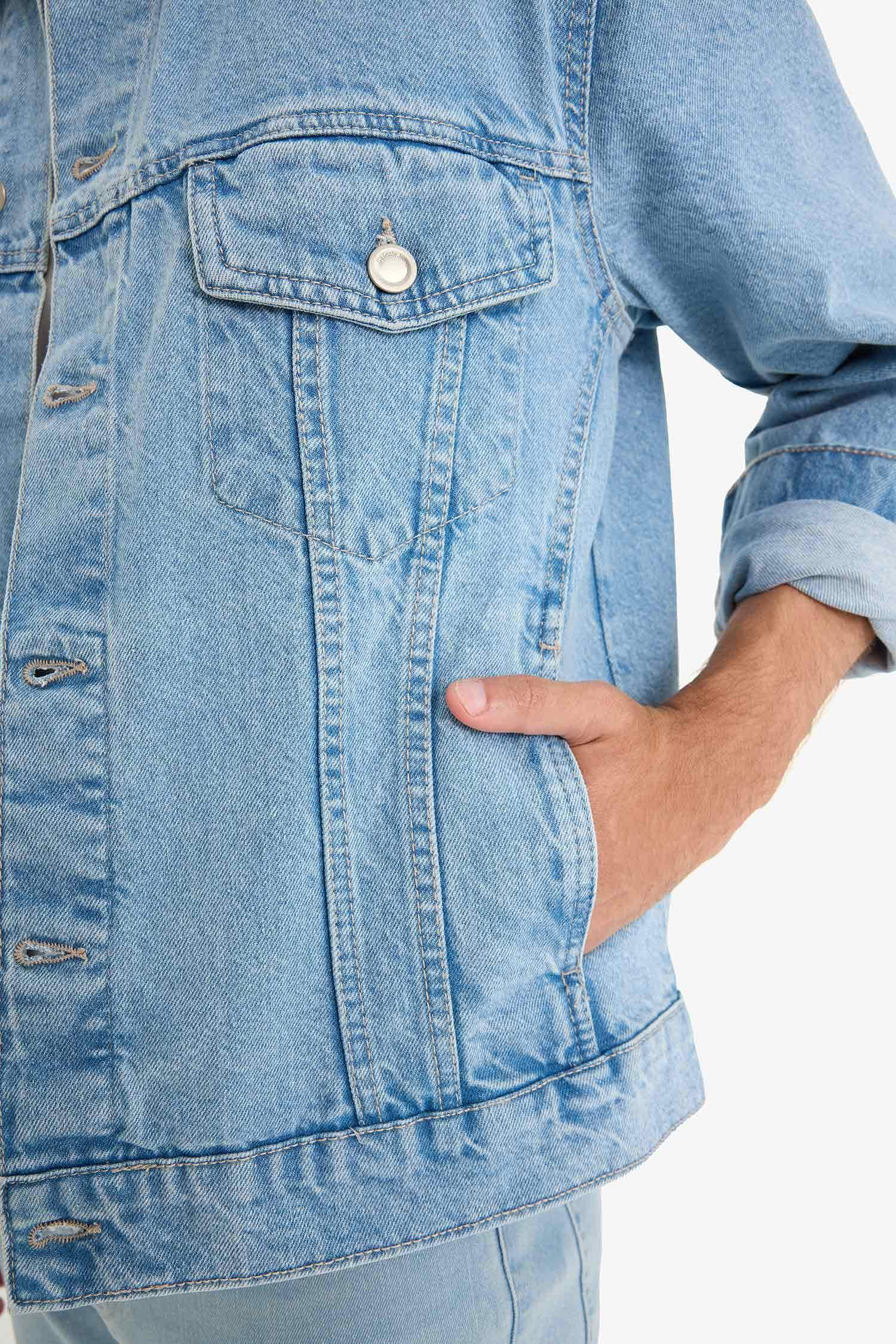 جاكيت جينز قصة عادية