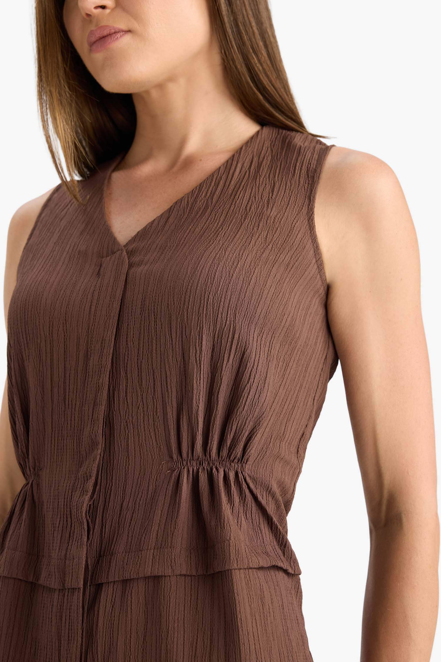  V فستان ميدي كت منسوج بياخة