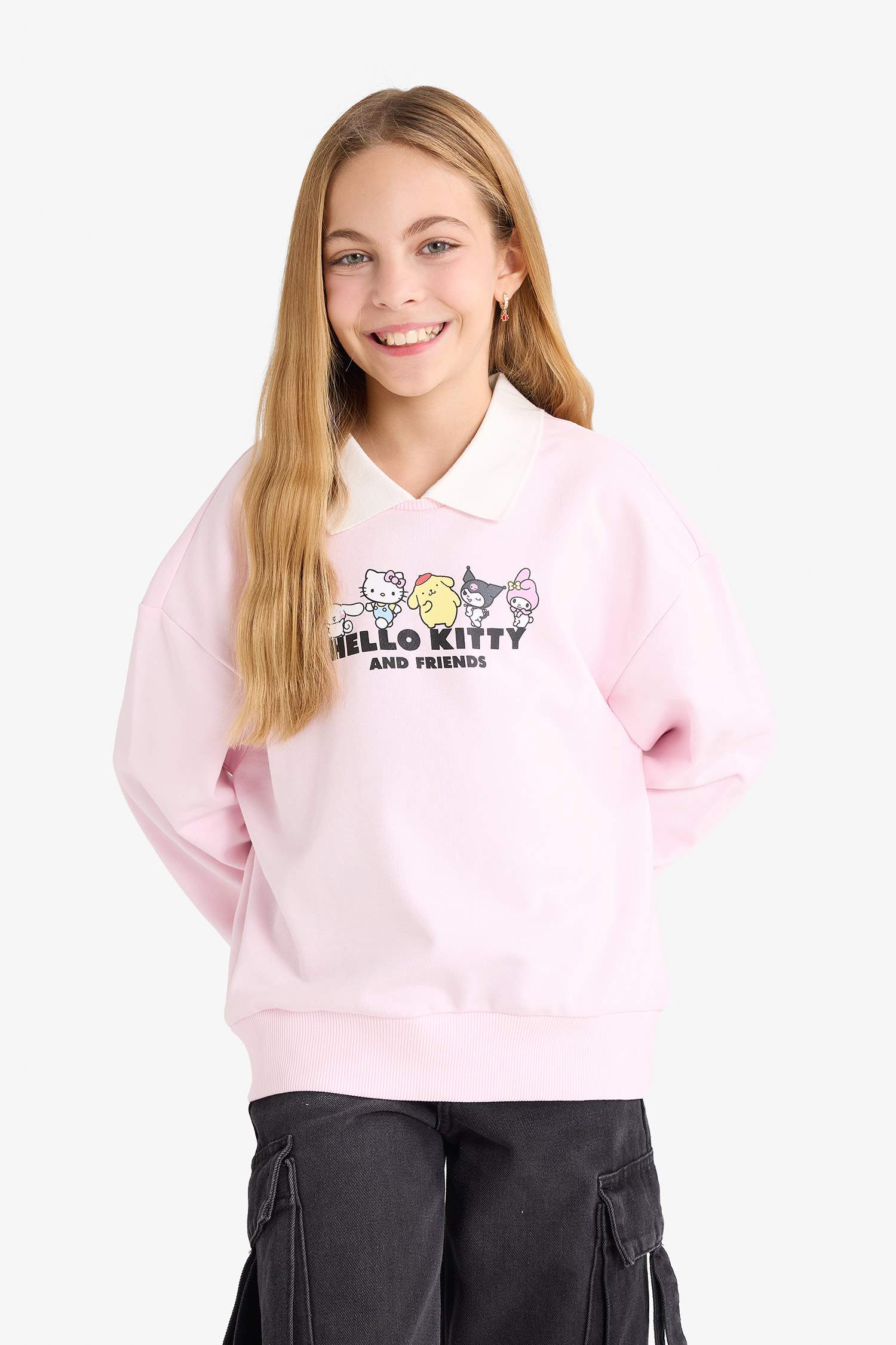 سويت شيرت اوفر سايز بياقة بولو من هيلو كيتي