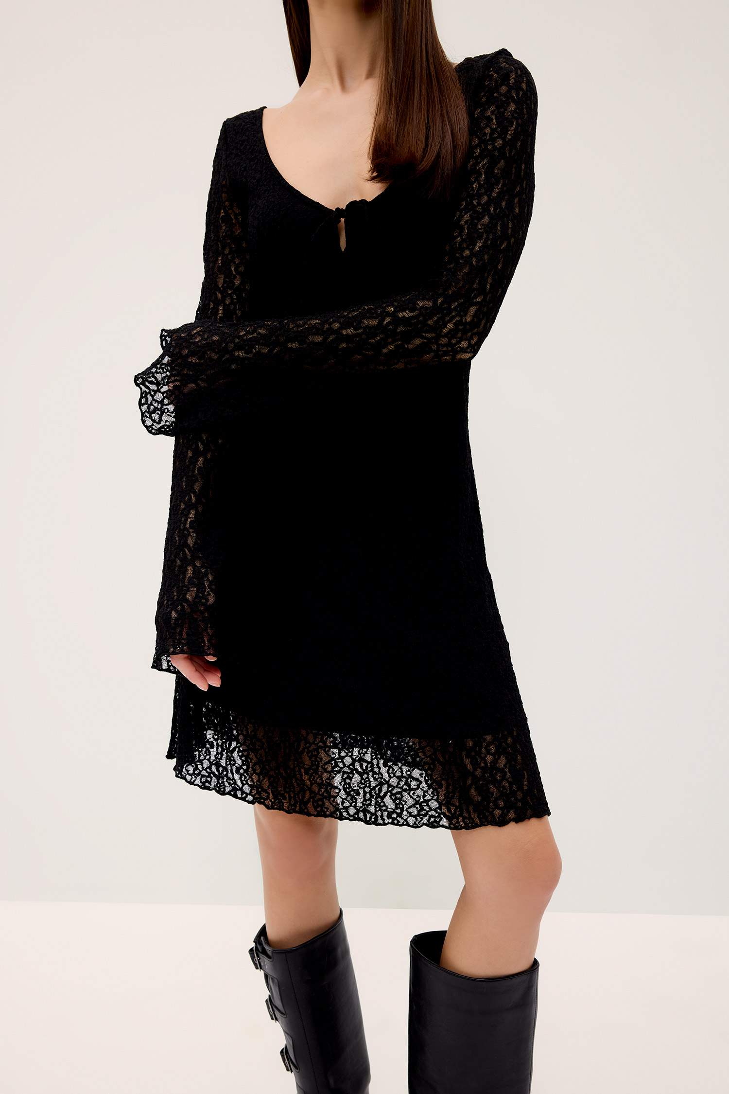 V Yaka Dantel Uzun Kollu Mini Elbise