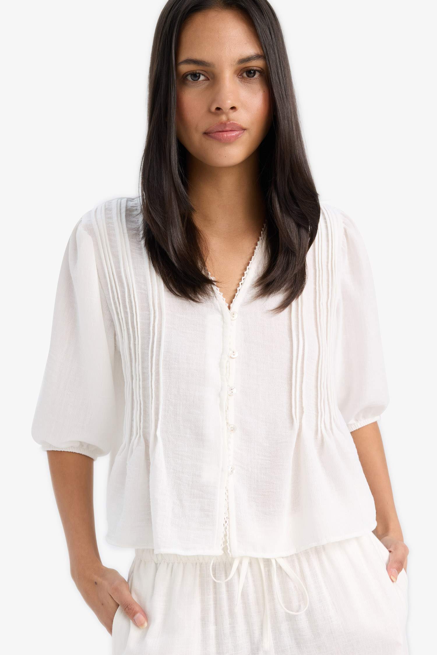 Relax Fit V Yaka Giperli Keten Görünümlü Kısa Kollu Gömlek