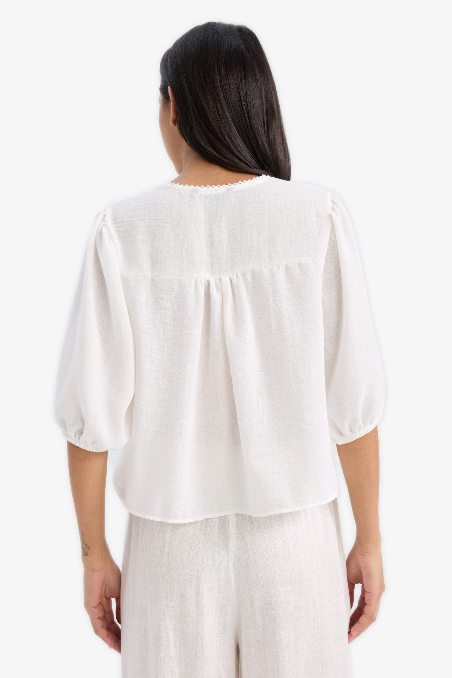 Relax Fit V Yaka Giperli Keten Görünümlü Kısa Kollu Gömlek