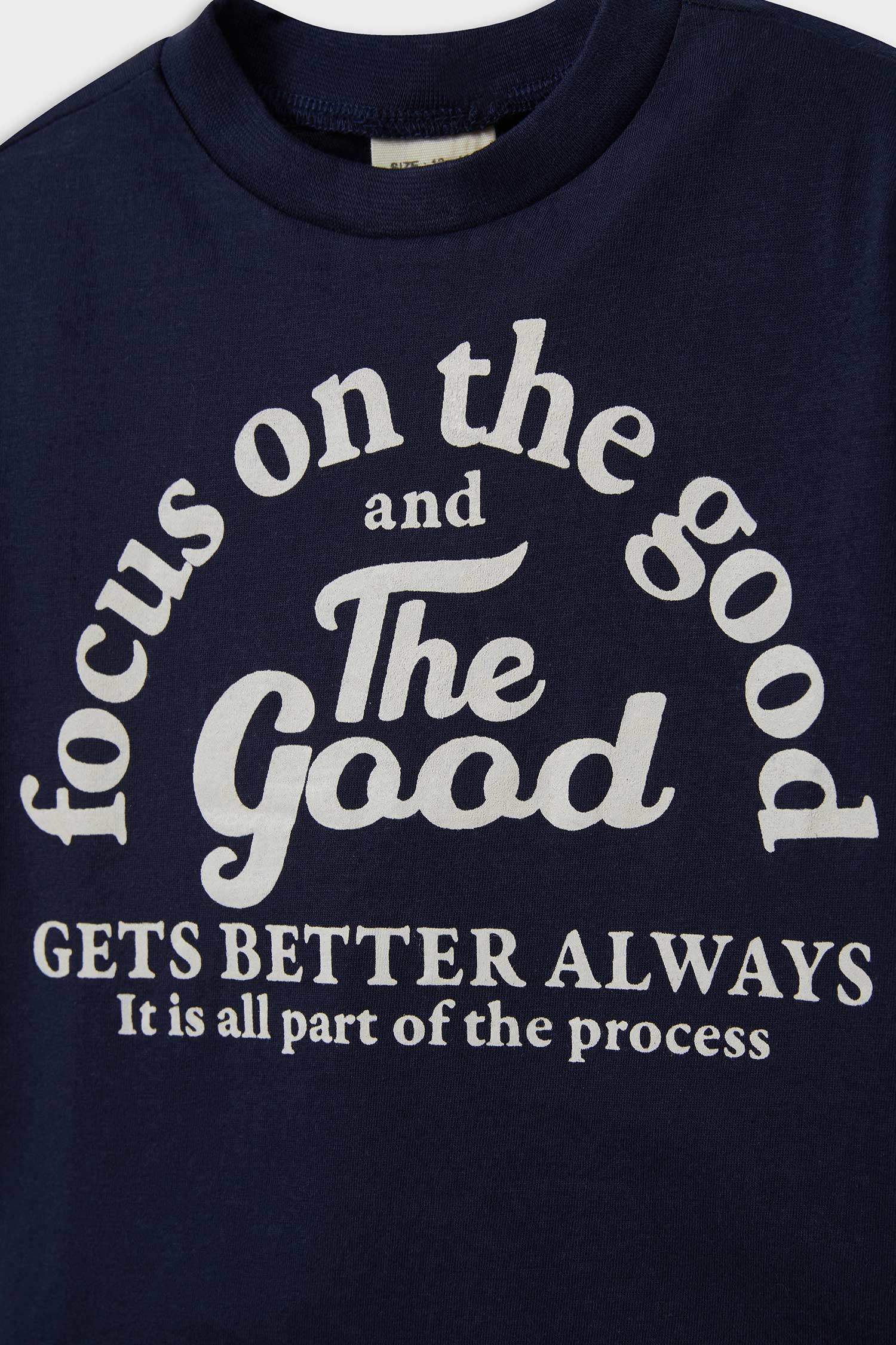 سيت بيبي ولادي تيشيرت وبنطلون بجامة بطبعة شعار قصة عادية - قطعتين