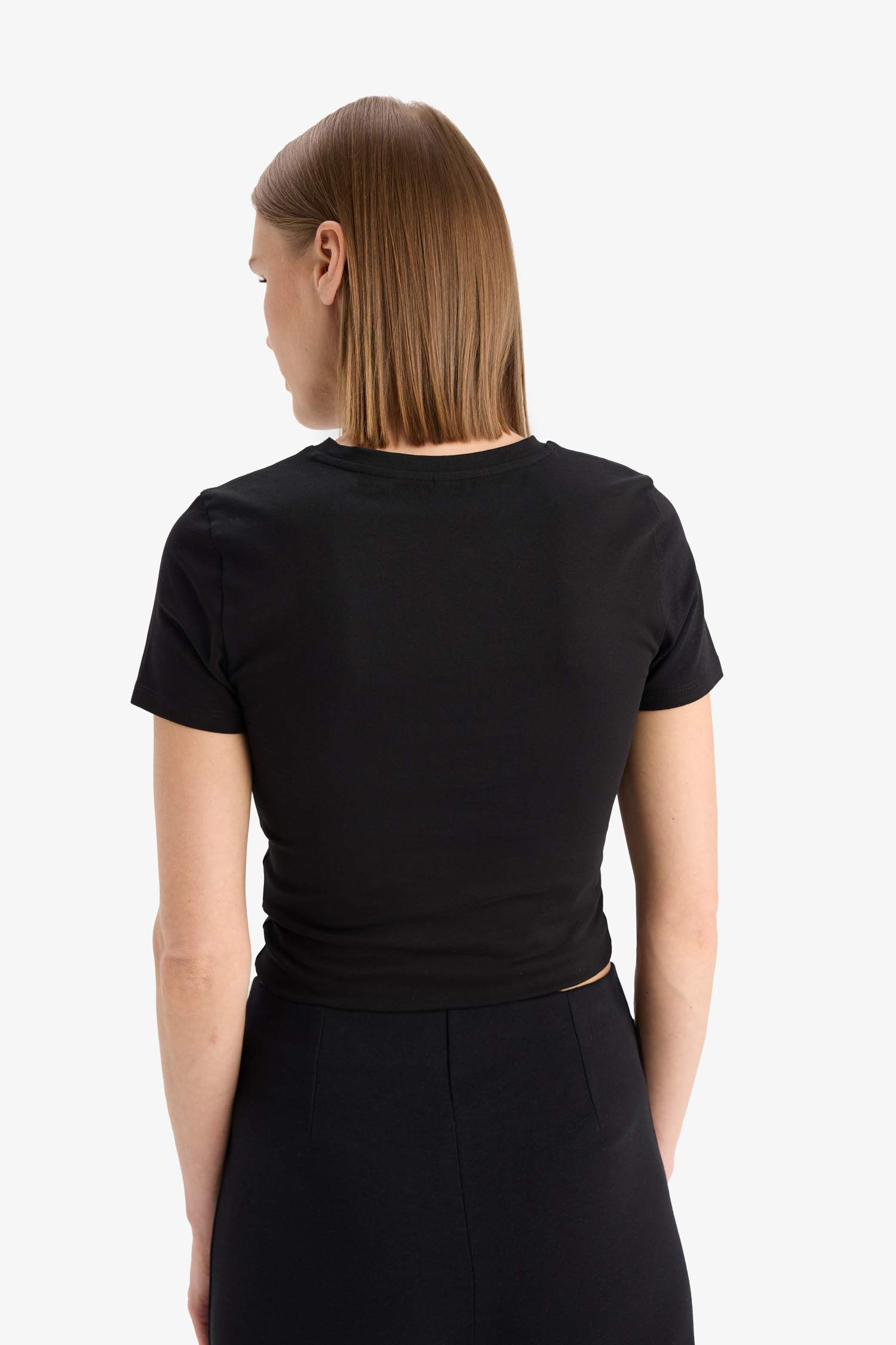 تيشيرت نص ردن سادة سليم فيت بياخة مستديرة