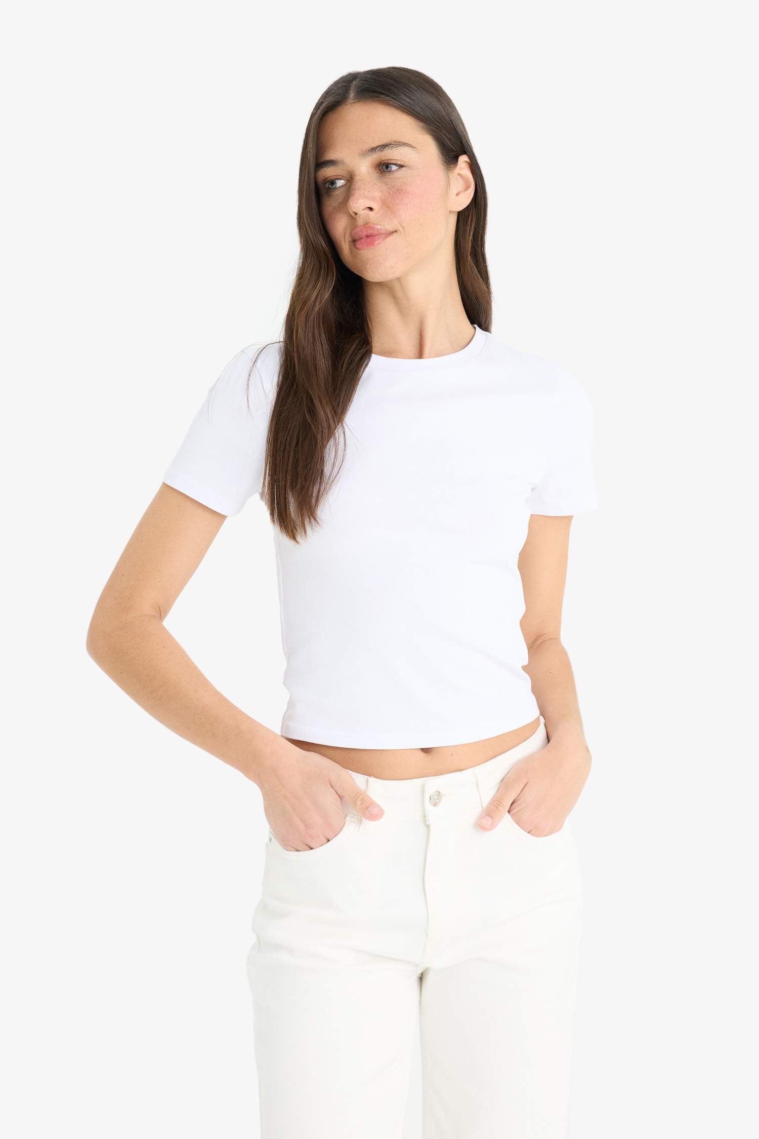 Slim Fit Dar Kesim Bisiklet Yaka Basic Düz Kısa Kollu Beyaz Tişört