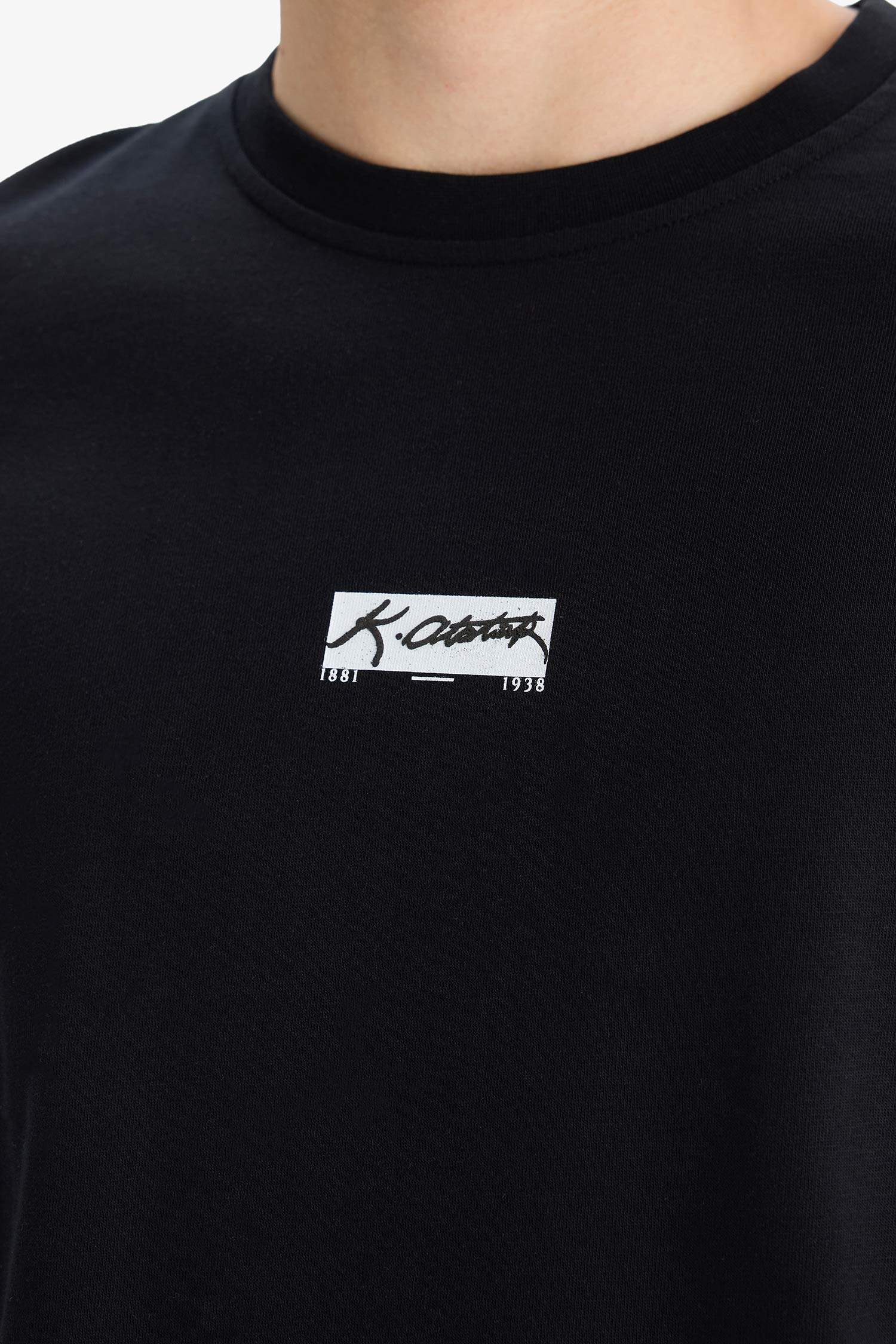 %100 Pamuk Regular Fit Bisiklet Yaka Atatürk Baskılı Kısa Kollu Tişört