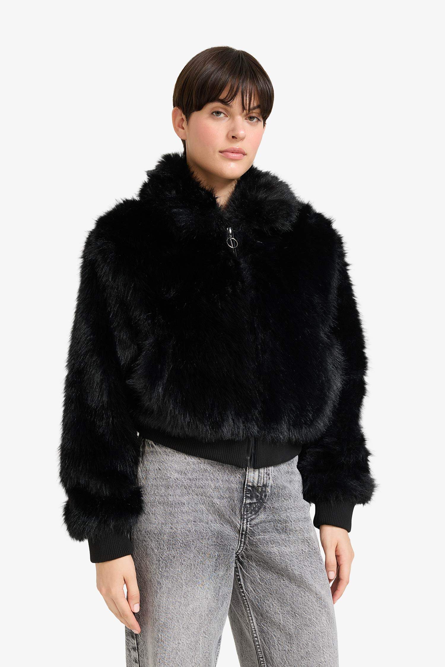 Короткая куртка Regular Fit на молнии из искусственного меха