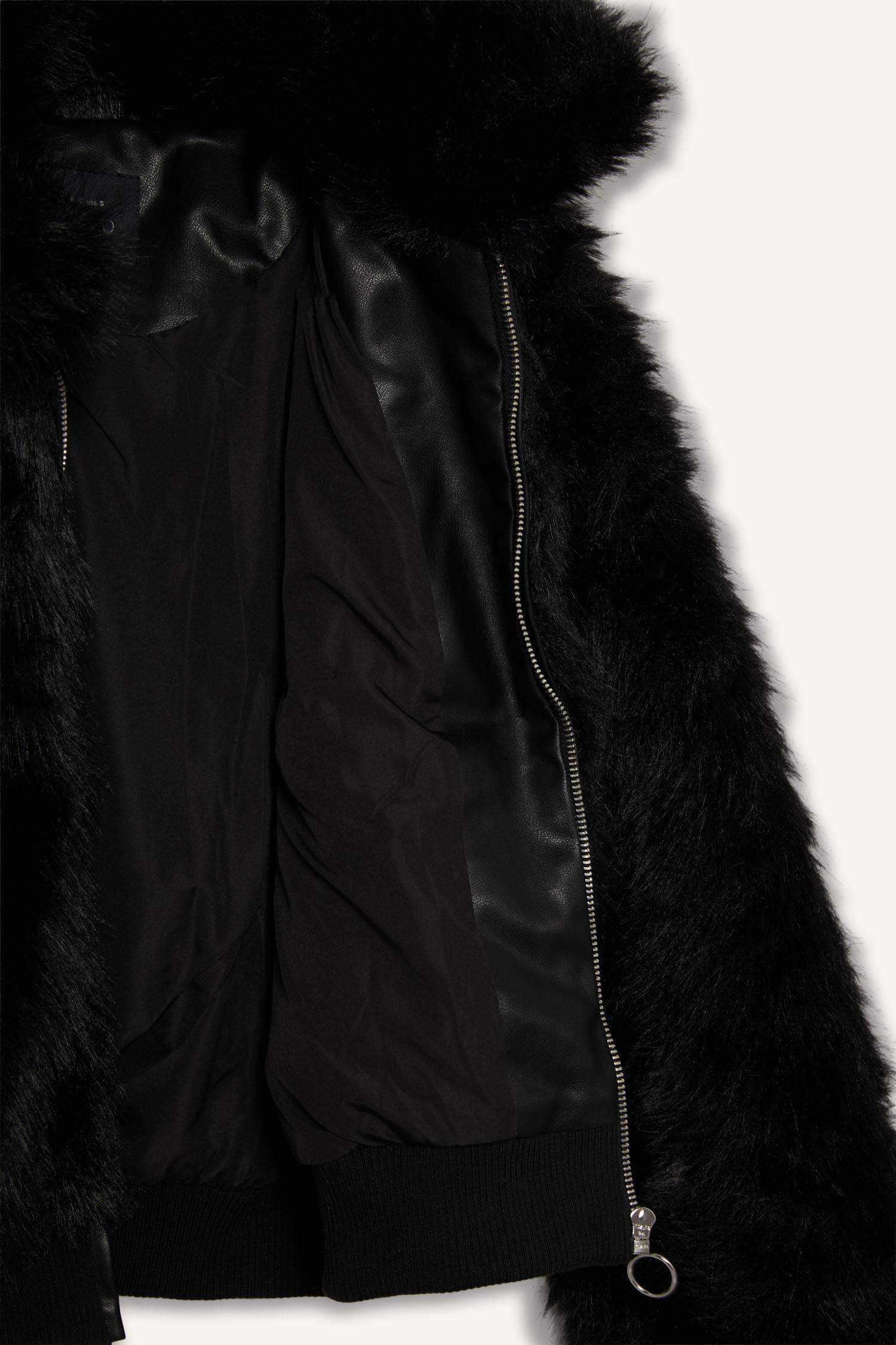 Короткая куртка Regular Fit на молнии из искусственного меха