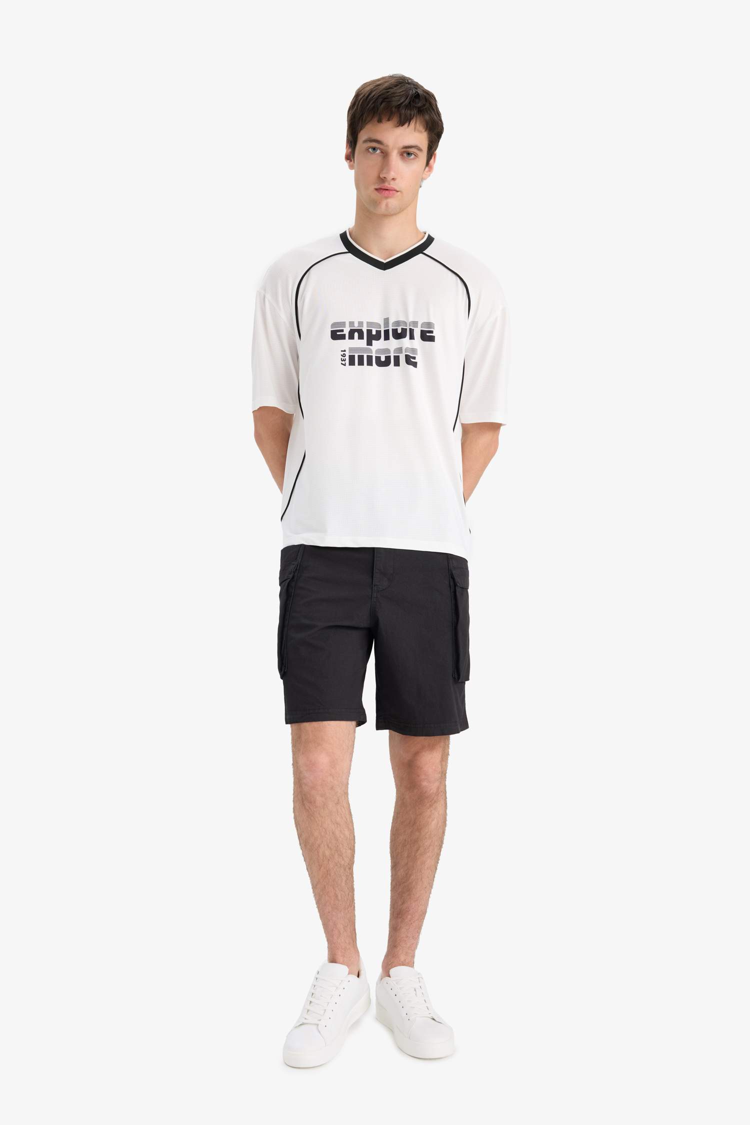 تيشيرت نص ردن قصة فضفاضة بياخة مستديرة