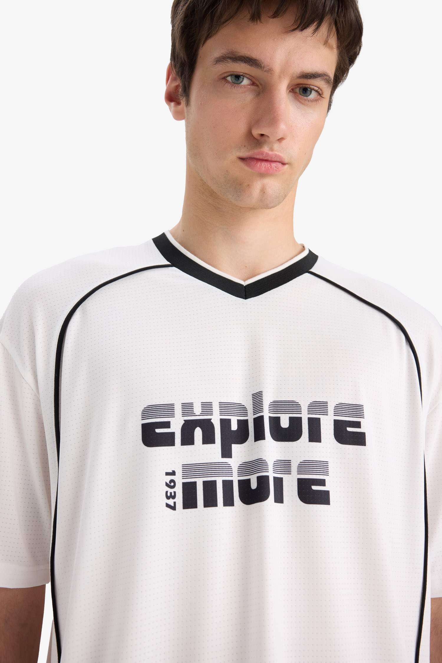 تيشيرت نص ردن قصة فضفاضة بياخة مستديرة