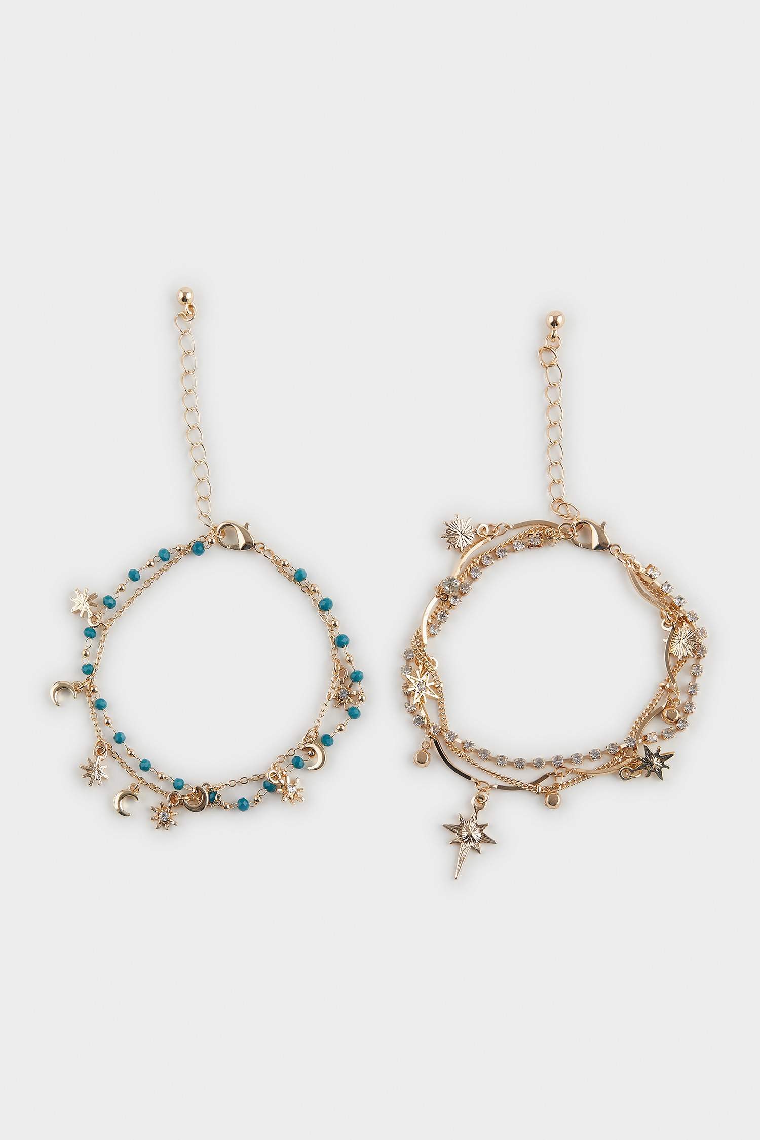 طقم من سوارين بنقش نجوم للنساء